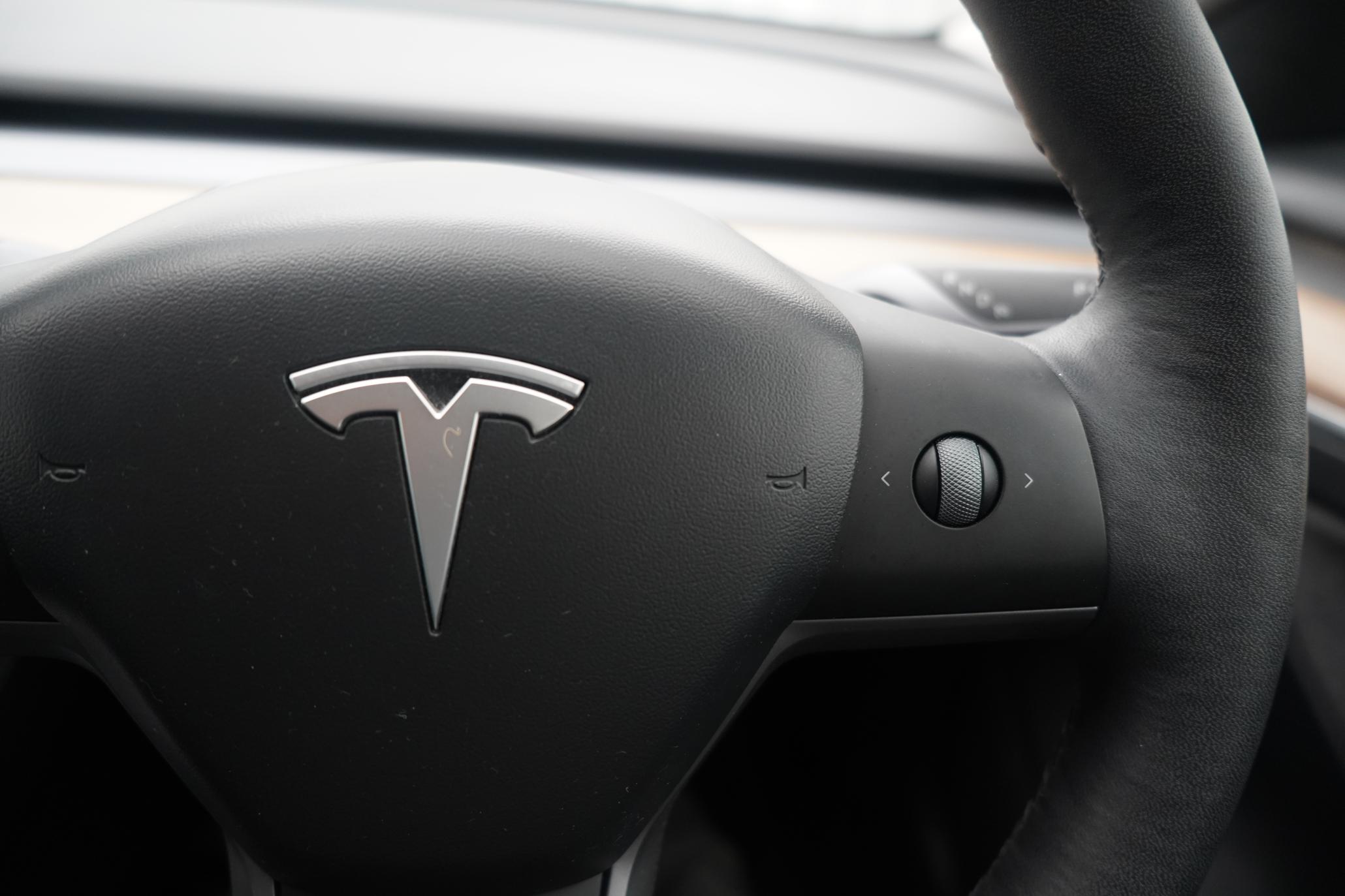 Tesla Model 3 Standard Range Plus Saloon 4dr Electric Auto RWD (241 bhp)