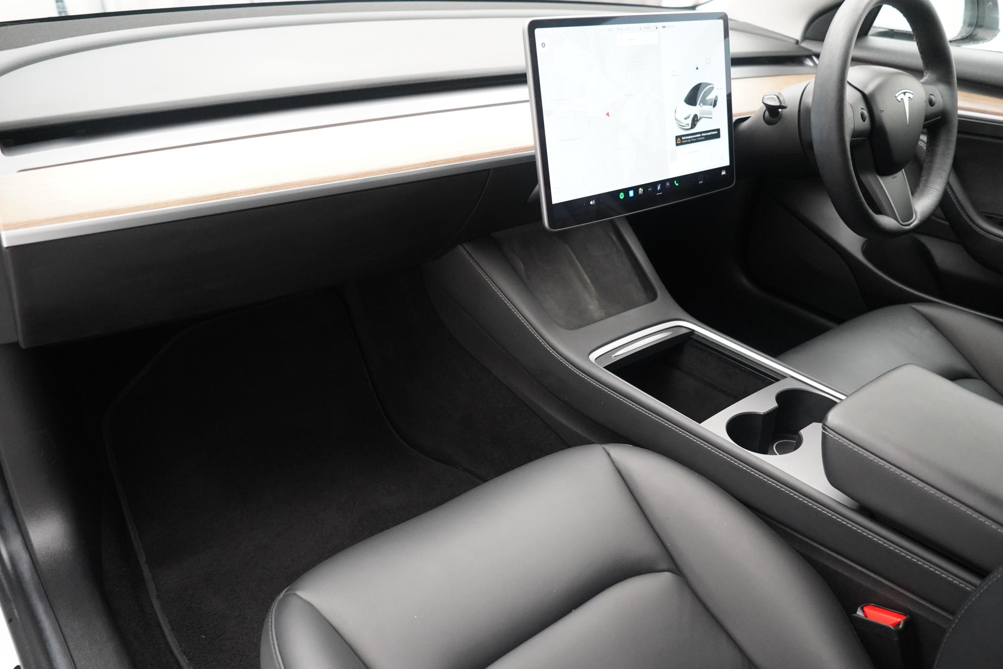 Tesla Model 3 Standard Range Plus Saloon 4dr Electric Auto RWD (241 bhp)