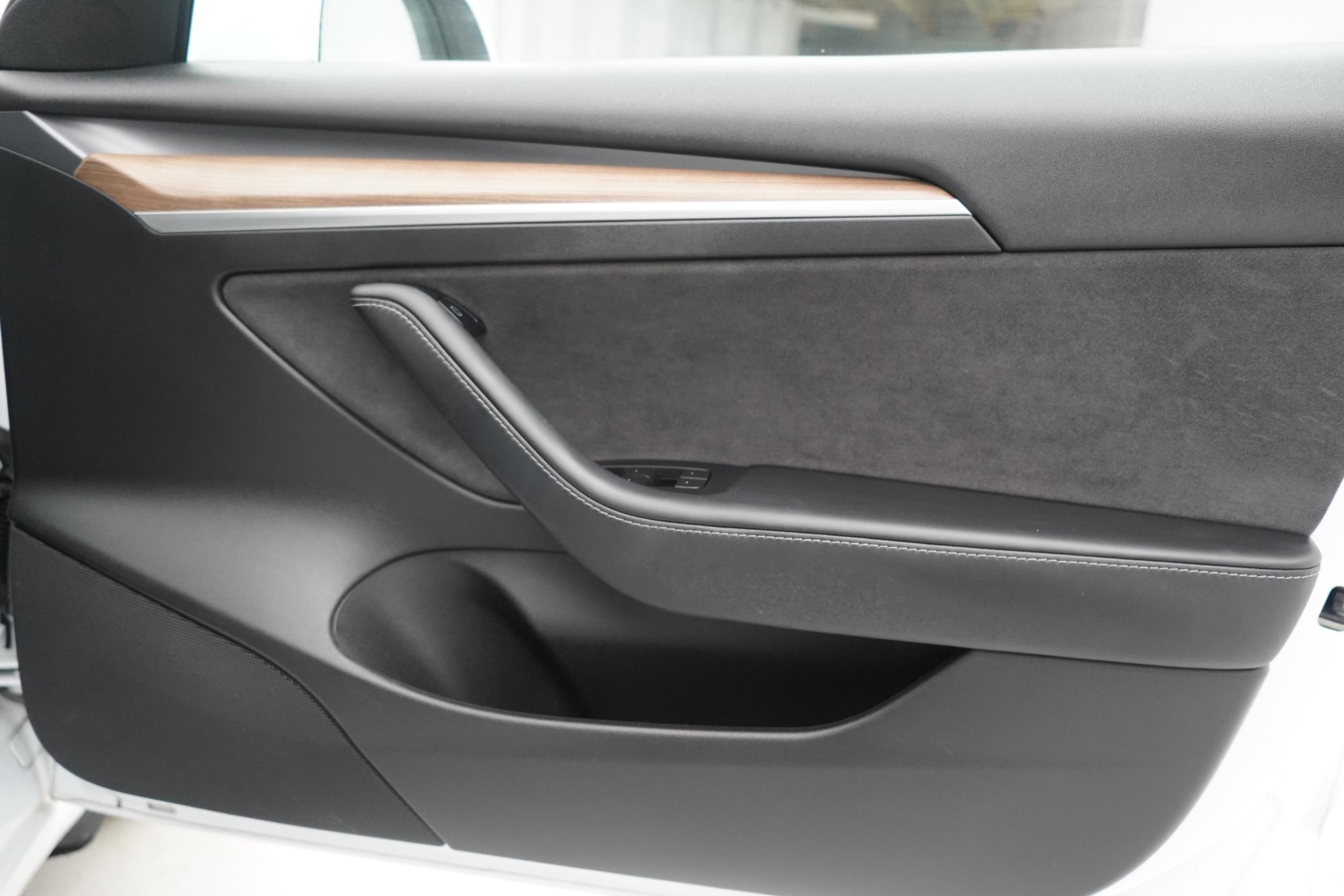 Tesla Model 3 Standard Range Plus Saloon 4dr Electric Auto RWD (241 bhp)