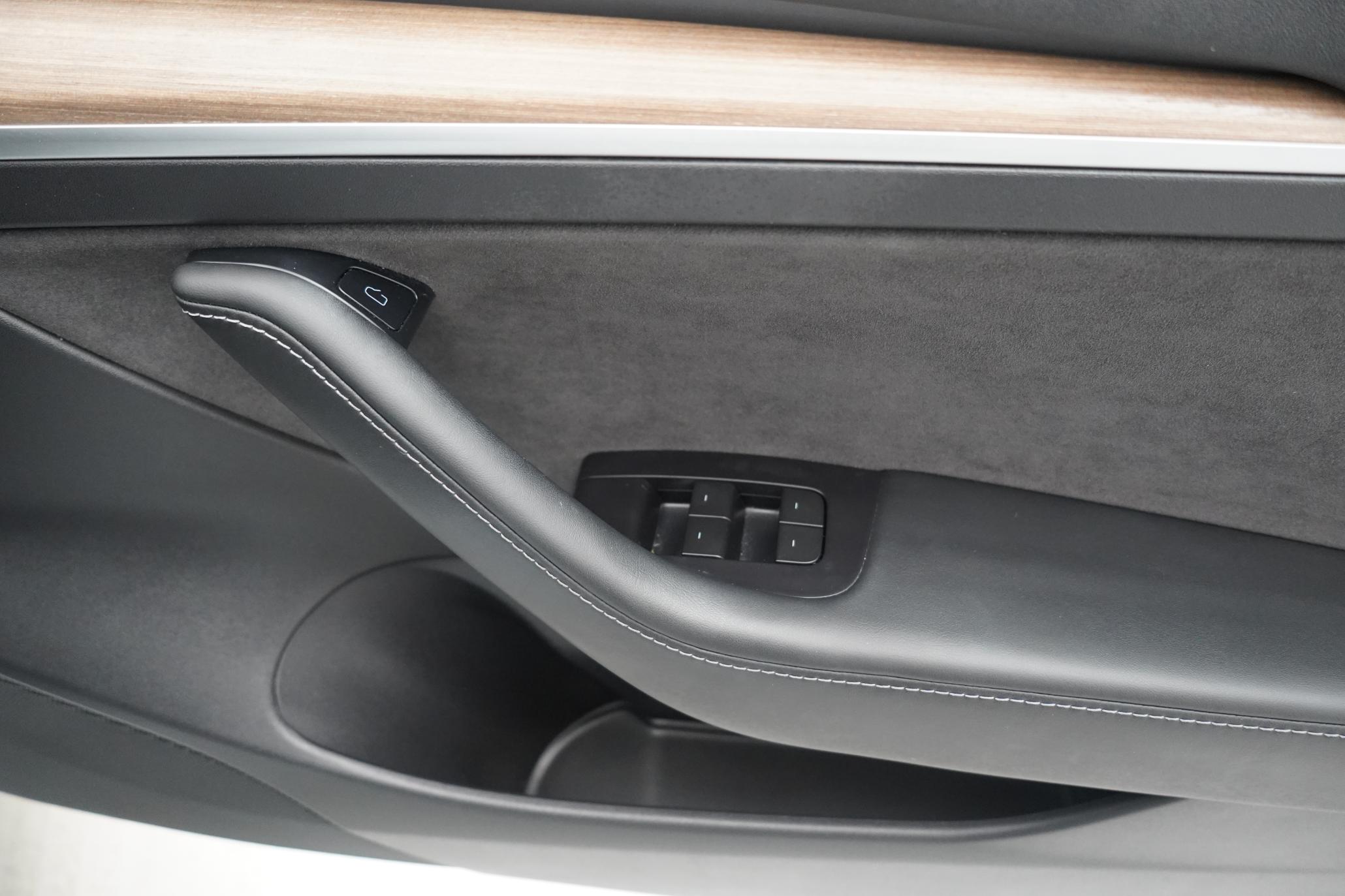 Tesla Model 3 Standard Range Plus Saloon 4dr Electric Auto RWD (241 bhp)