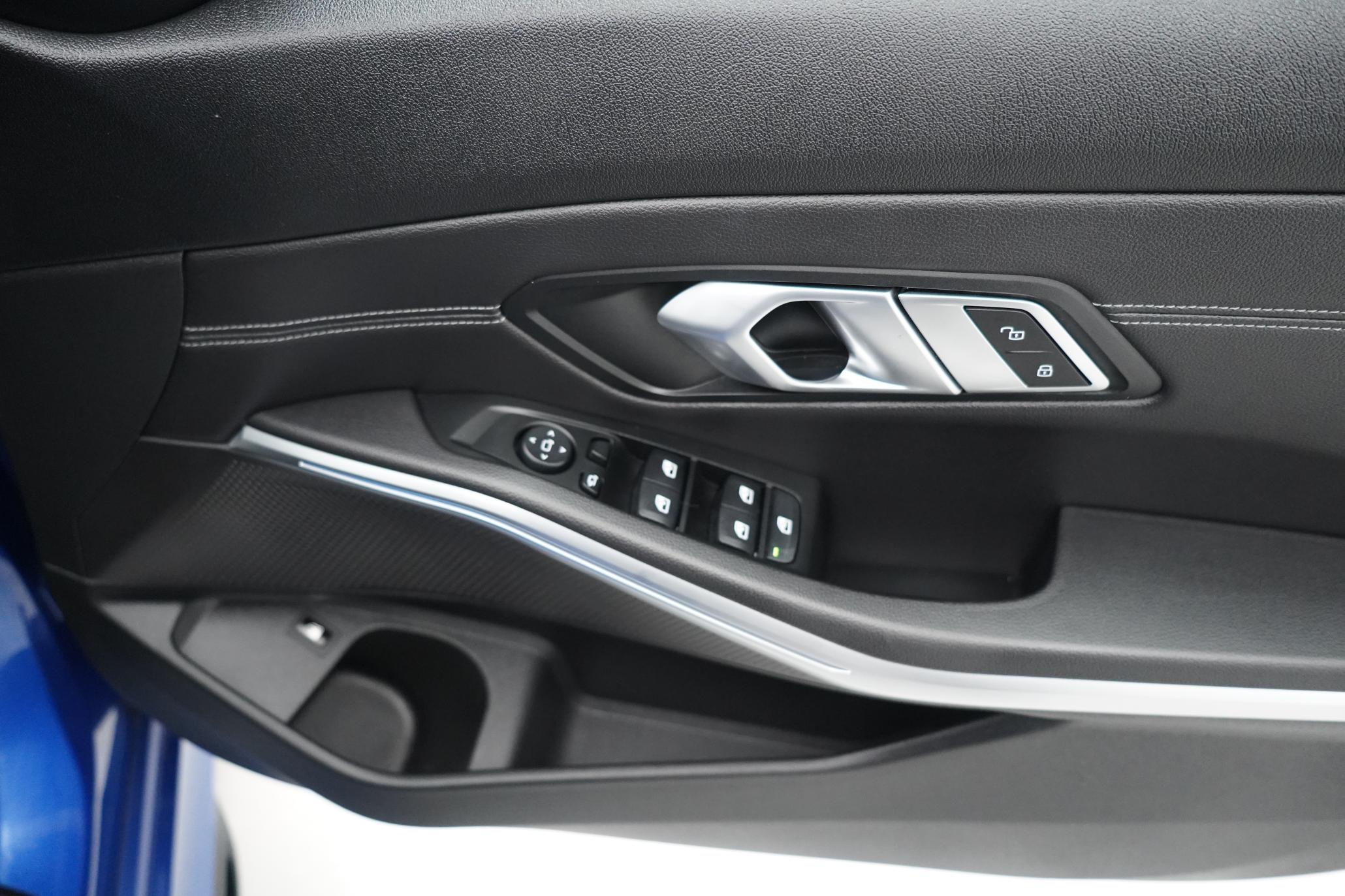 BMW 3 Series 2.0 330e 12kWh M Sport Saloon 4dr Petrol Plug-in Hybrid Auto Euro 6 (s/s) (292 ps)