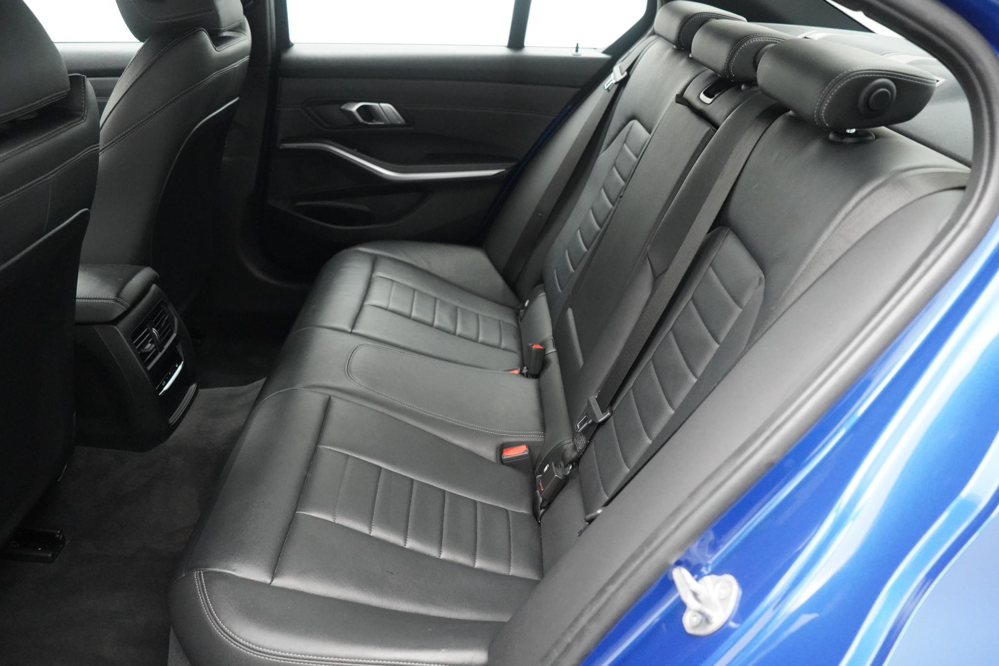 BMW 3 Series 2.0 330e 12kWh M Sport Saloon 4dr Petrol Plug-in Hybrid Auto Euro 6 (s/s) (292 ps)