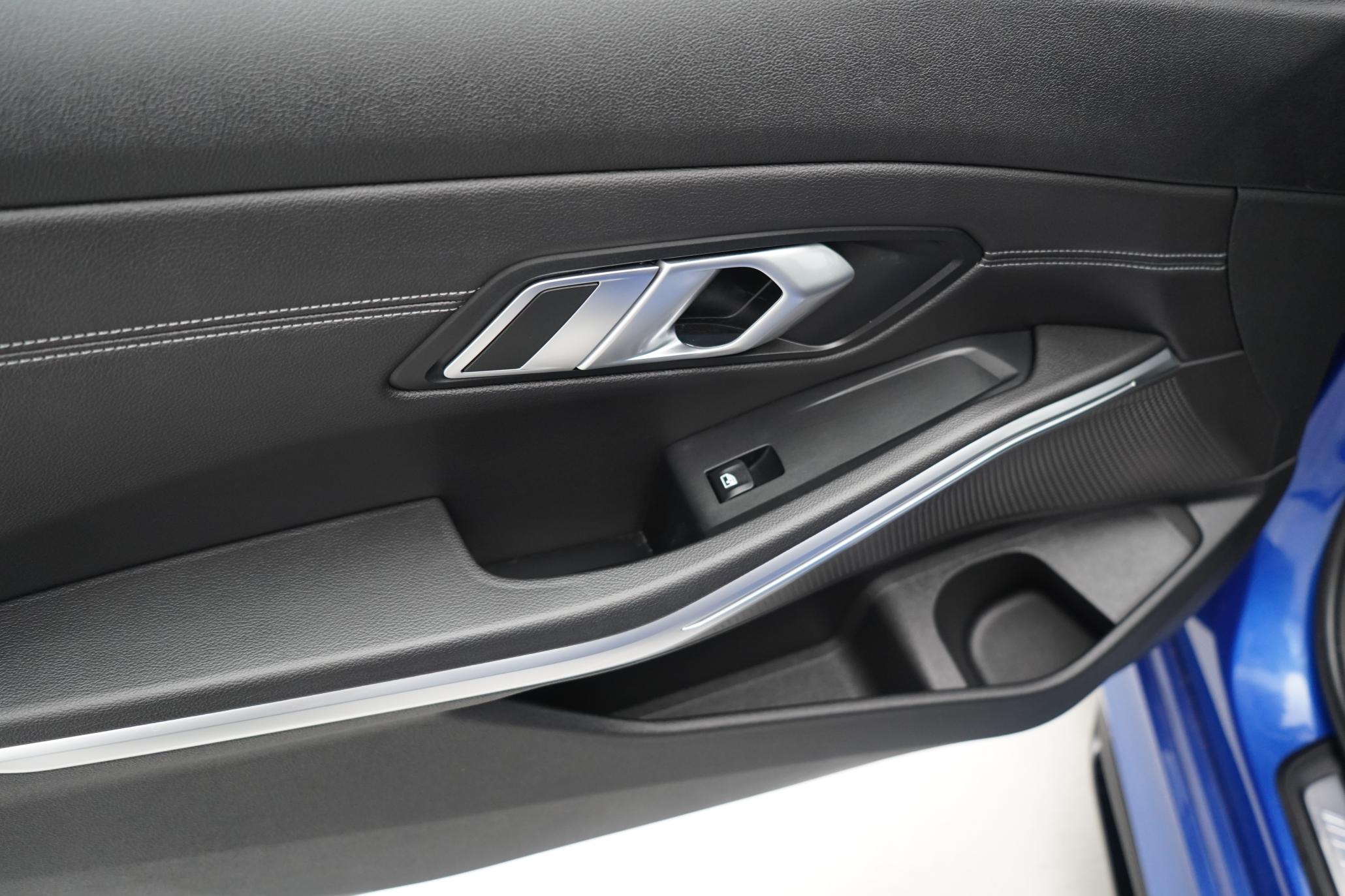 BMW 3 Series 2.0 330e 12kWh M Sport Saloon 4dr Petrol Plug-in Hybrid Auto Euro 6 (s/s) (292 ps)