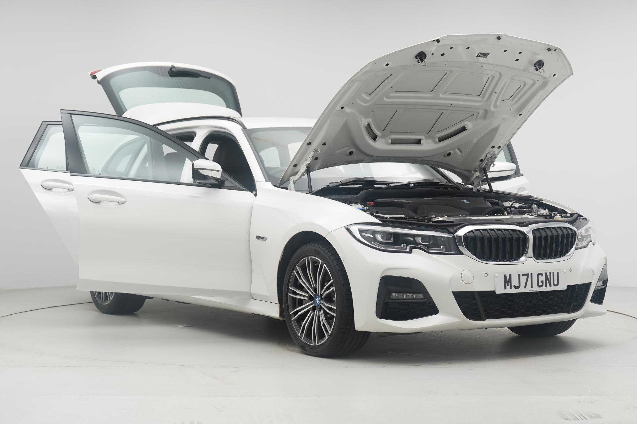 BMW 3 Series 2.0 330e 12kWh M Sport Touring 5dr Petrol Plug-in Hybrid Auto Euro 6 (s/s) (292 ps)