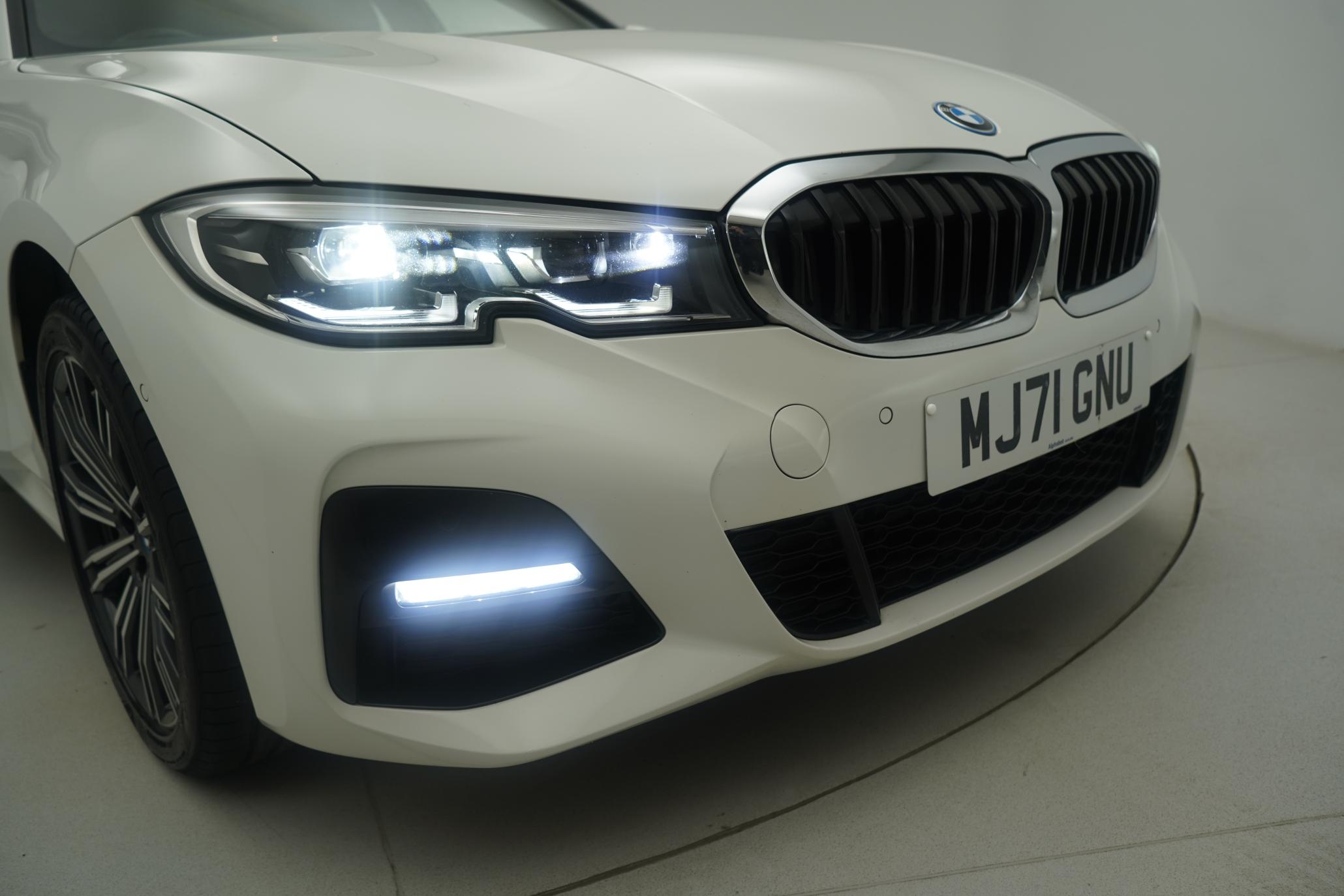 BMW 3 Series 2.0 330e 12kWh M Sport Touring 5dr Petrol Plug-in Hybrid Auto Euro 6 (s/s) (292 ps)