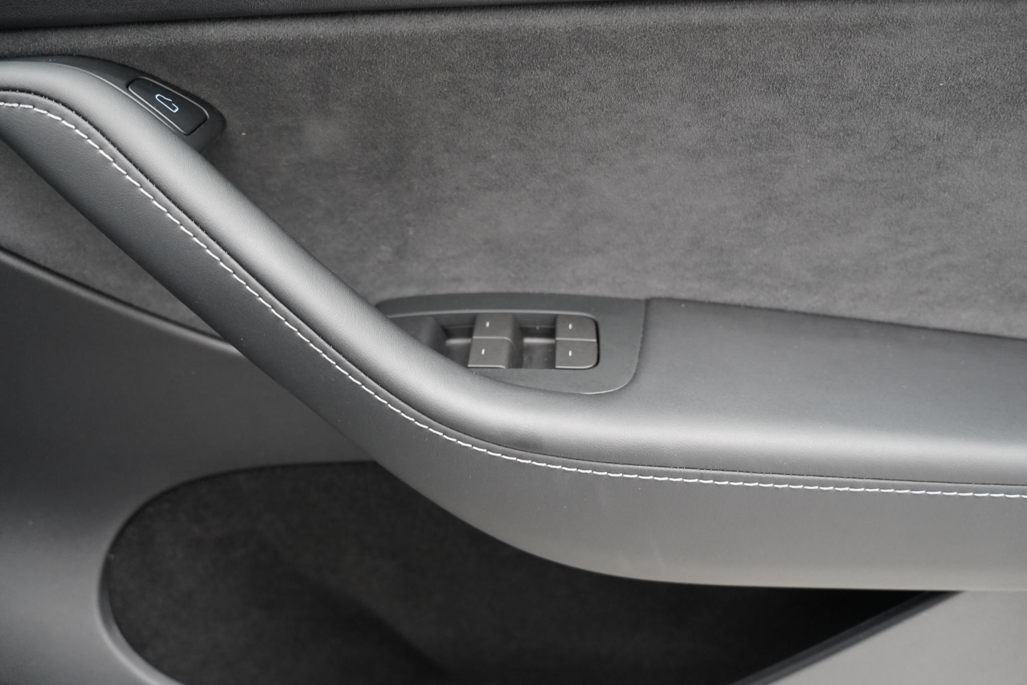 Tesla Model Y (Dual Motor) Long Range SUV 5dr Electric Auto 4WDE (384 bhp)