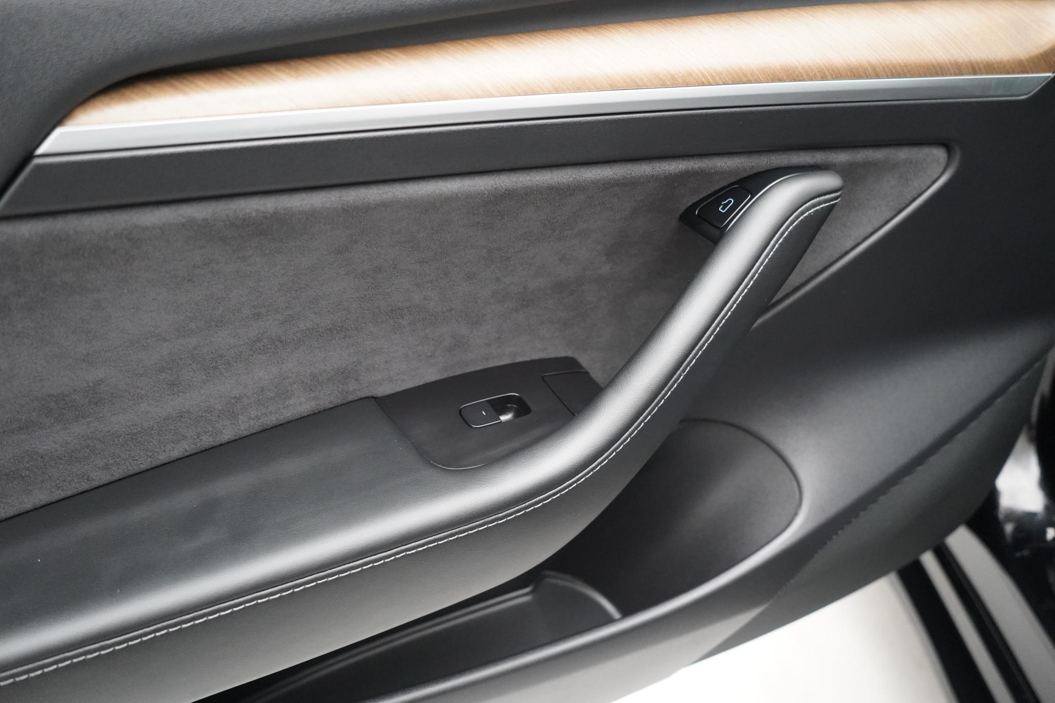 Tesla Model 3 Standard Range Plus Saloon 4dr Electric Auto RWD (241 bhp)