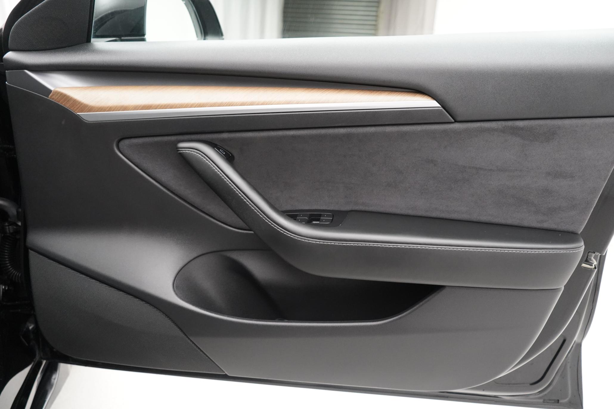 Tesla Model 3 Standard Range Plus Saloon 4dr Electric Auto RWD (241 bhp)