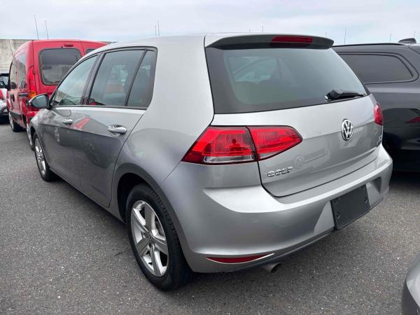 Volkswagen Golf 1.2 TSI S Hatchback 5dr Petrol DSG Euro 5 (105 ps)