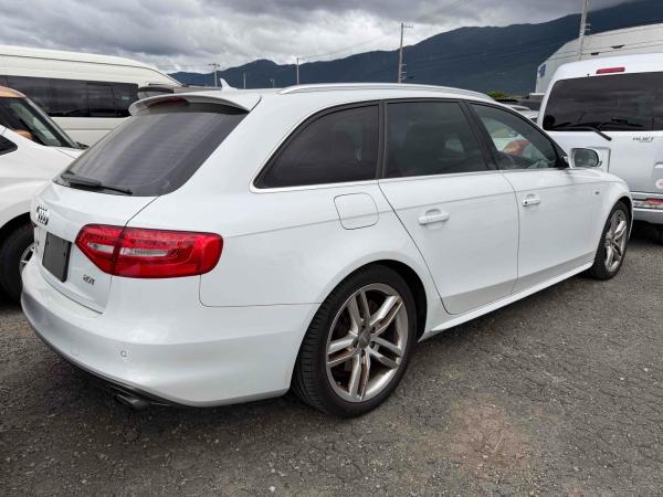 Audi A4 Avant 2.0 TFSI S line Estate 5dr Petrol Multitronic Euro 5 (s/s) (211 ps)
