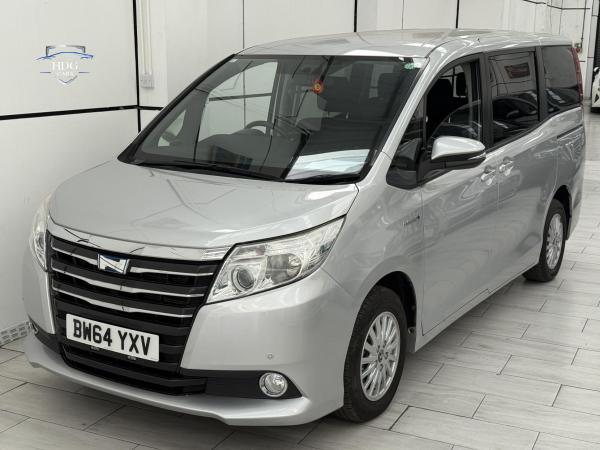 Toyota Noah 1.8 Hybrid X, FINANCE and WARRANTY