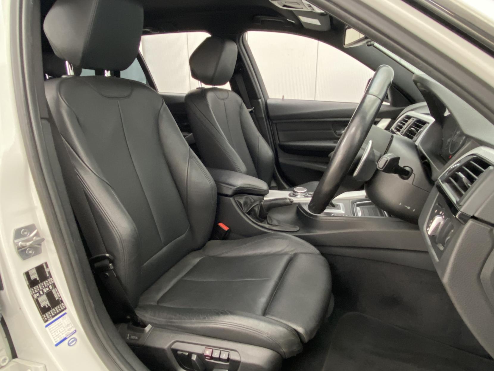 BMW 3 Series 2.0 320i M Sport Touring 5dr Petrol Auto Euro 6 (s/s) (184 ps)