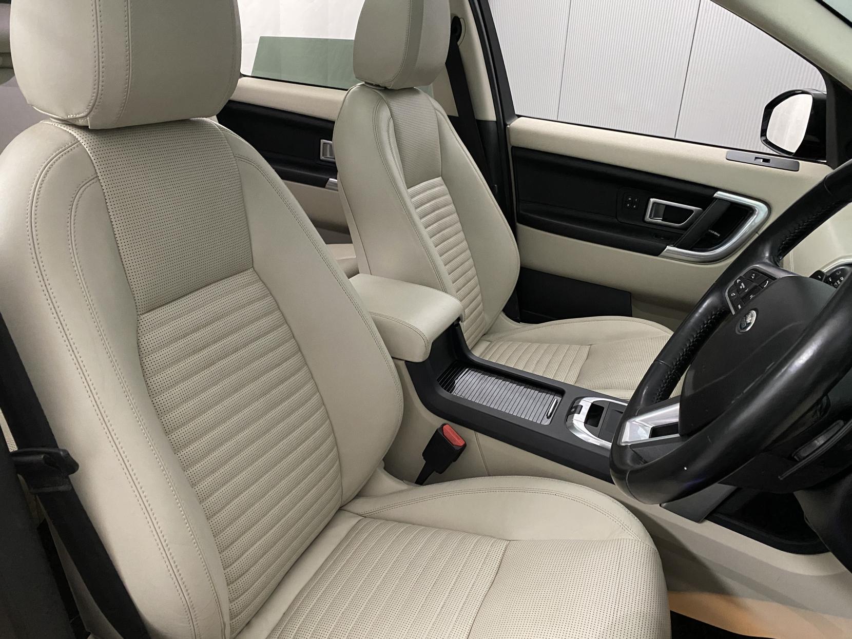 Land Rover Discovery Sport 2.0 TD4 HSE Luxury SUV 5dr Diesel Auto 4WD Euro 6 (s/s) (180 ps)