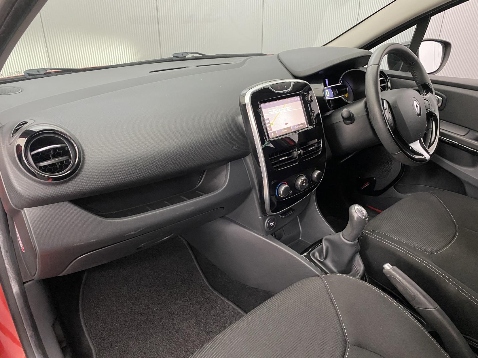 Renault Clio 1.5 dCi Dynamique Nav Hatchback 5dr Diesel Manual Euro 6 (s/s) (90 ps)