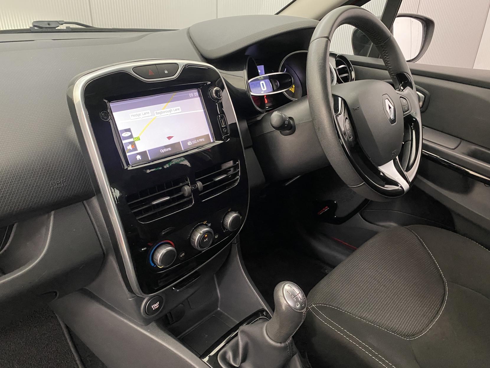 Renault Clio 1.5 dCi Dynamique Nav Hatchback 5dr Diesel Manual Euro 6 (s/s) (90 ps)