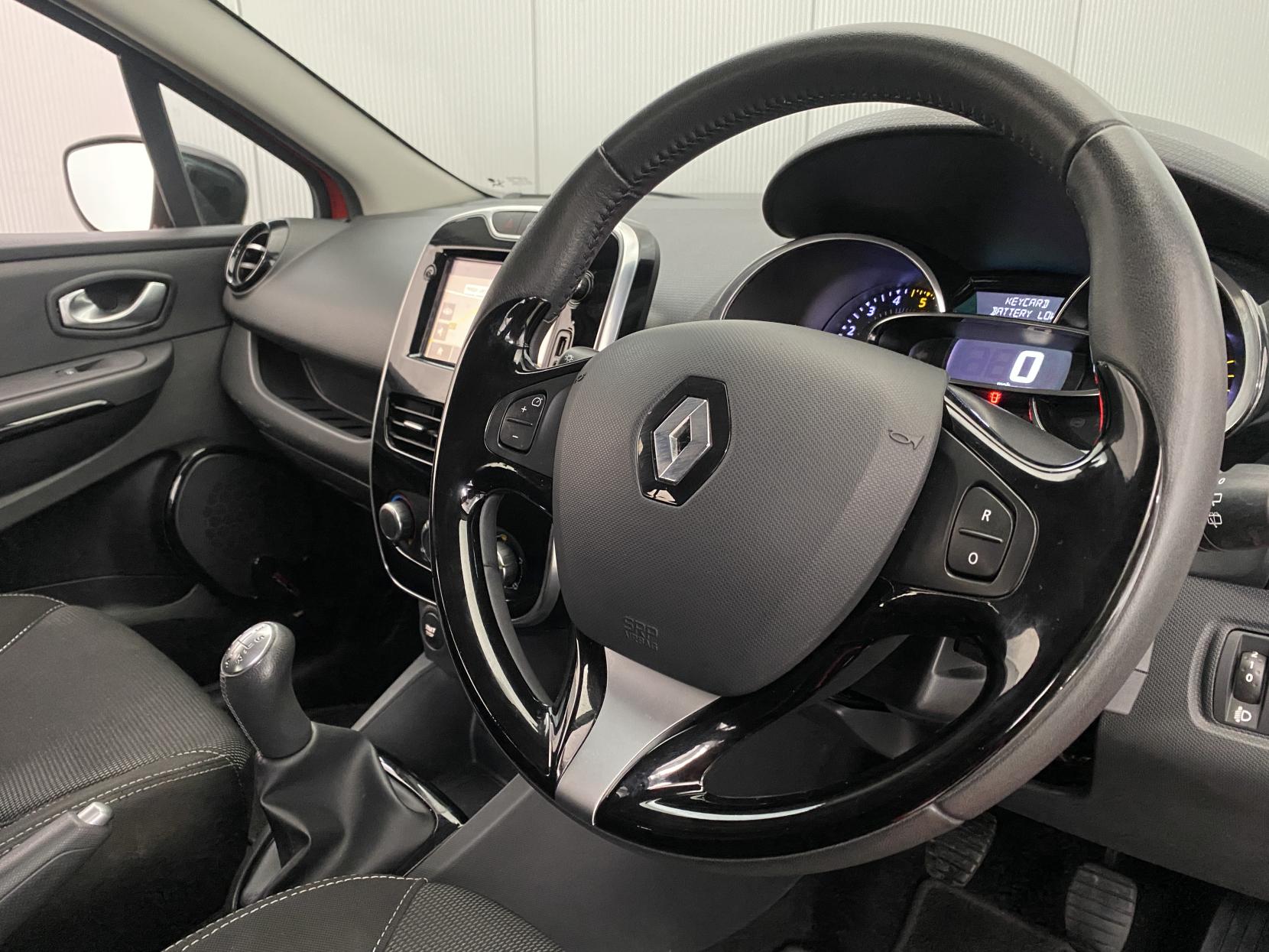 Renault Clio 1.5 dCi Dynamique Nav Hatchback 5dr Diesel Manual Euro 6 (s/s) (90 ps)