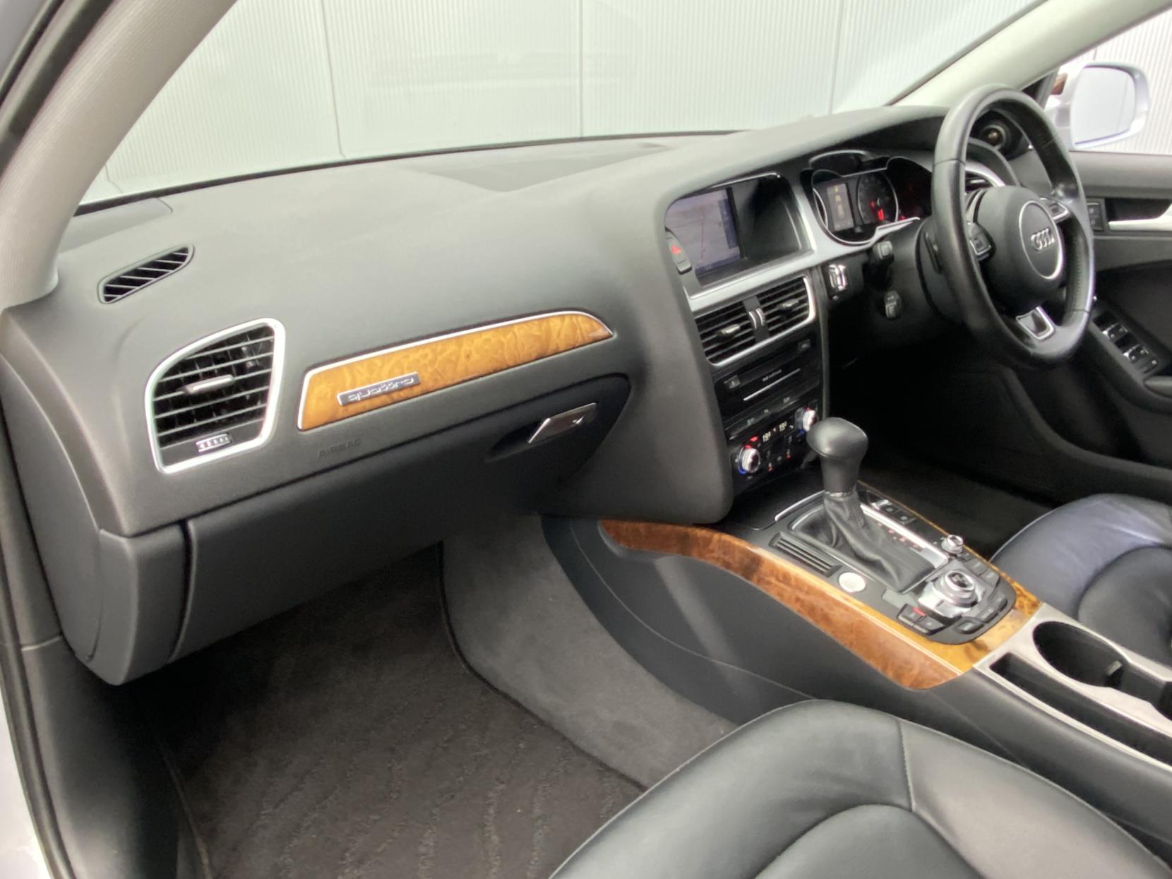 Audi A4 Avant 2.0 TFSI SE Estate 5dr Petrol S Tronic quattro Euro 5 (s/s) (211 ps)