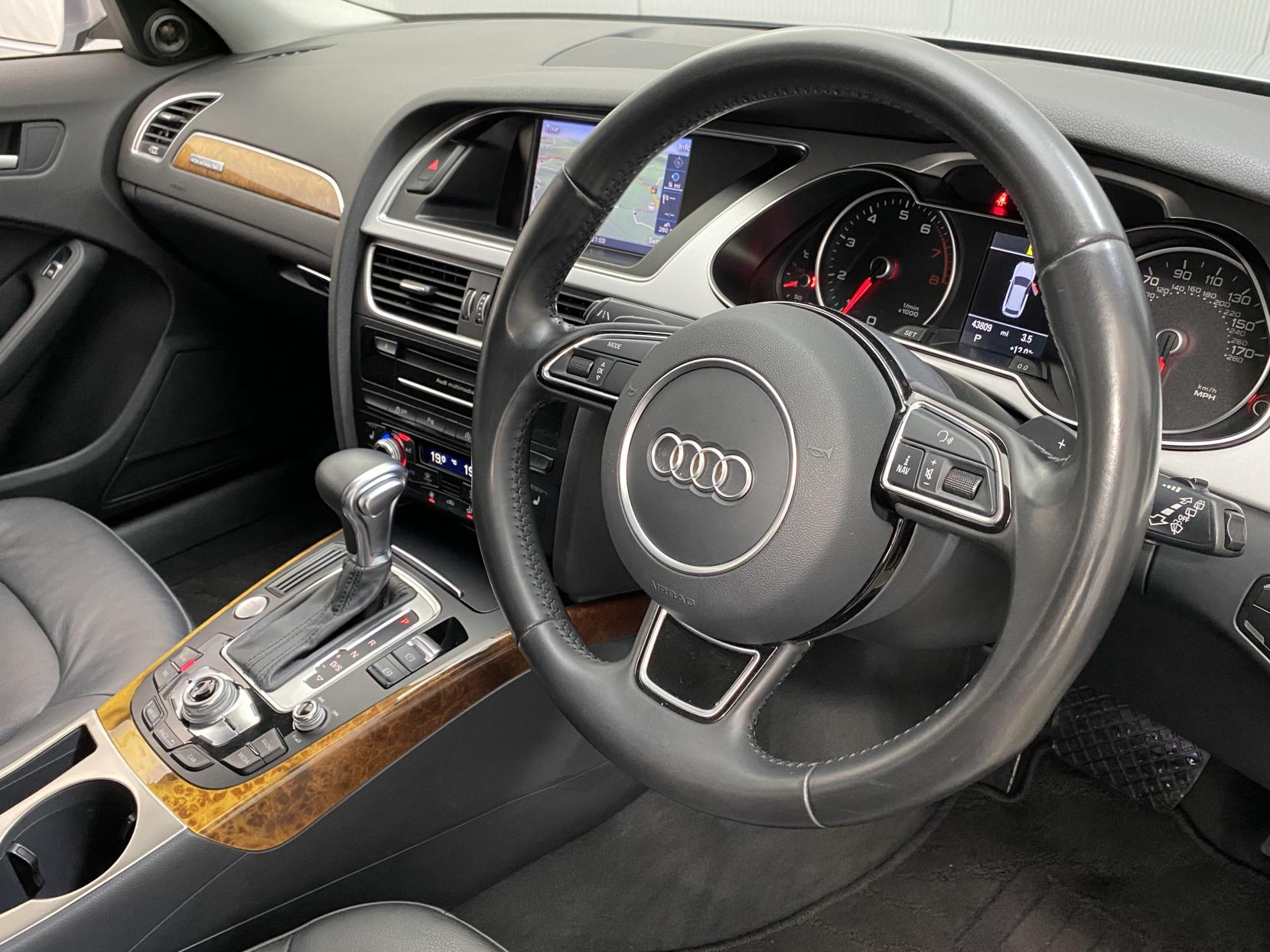Audi A4 Avant 2.0 TFSI SE Estate 5dr Petrol S Tronic quattro Euro 5 (s/s) (211 ps)