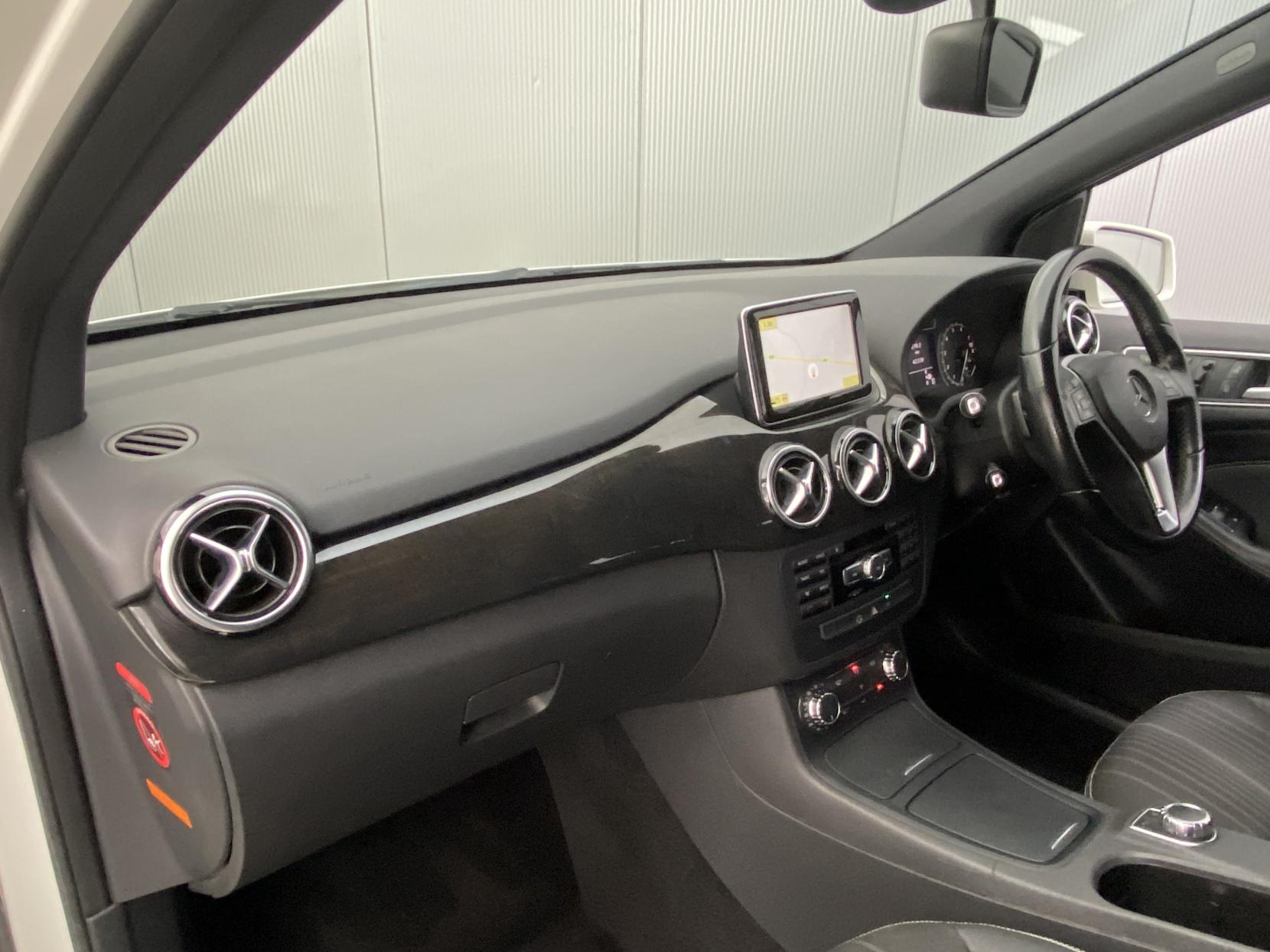 Mercedes-Benz B Class 1.6 B180 BlueEfficiency Sport MPV 5dr Petrol 7G-DCT Euro 5 (s/s) (122 ps)