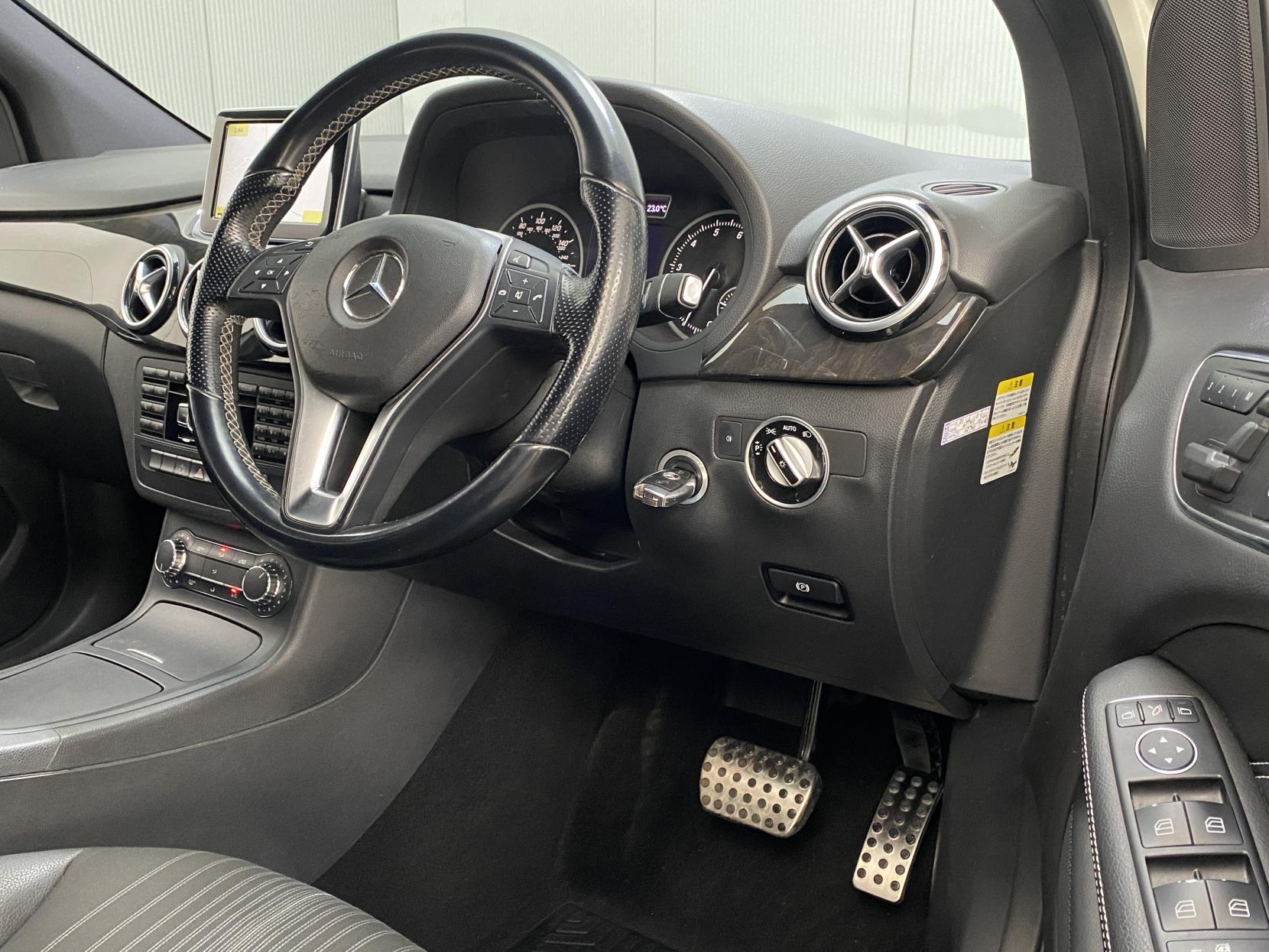 Mercedes-Benz B Class 1.6 B180 BlueEfficiency Sport MPV 5dr Petrol 7G-DCT Euro 5 (s/s) (122 ps)