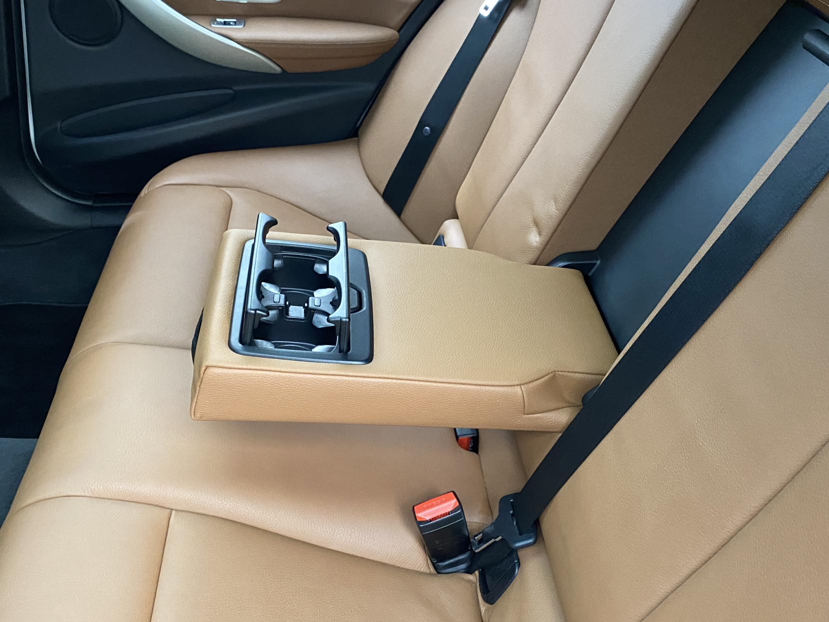 BMW 3 Series 3.0 335i Luxury Touring 5dr Petrol Auto Euro 5 (s/s) (306 ps)