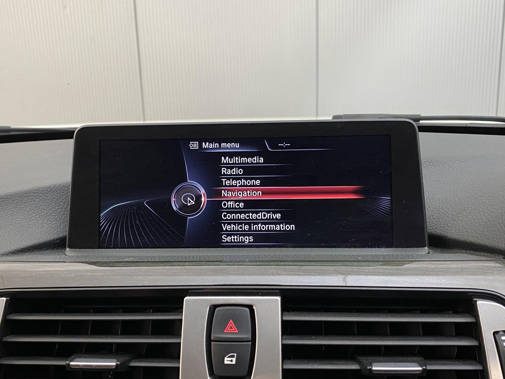 BMW 3 Series 3.0 335i Luxury Touring 5dr Petrol Auto Euro 5 (s/s) (306 ps)