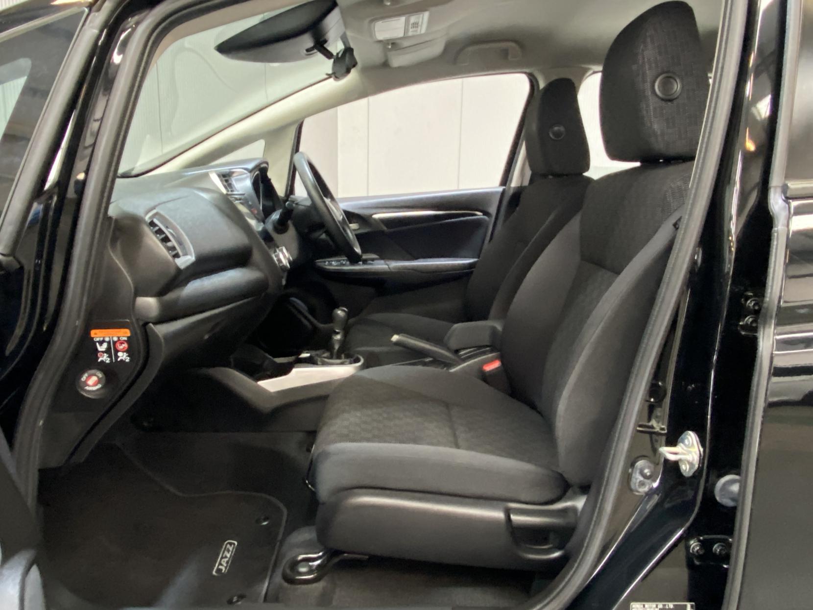 Honda Jazz 1.3 i-VTEC SE Hatchback 5dr Petrol Manual Euro 6 (s/s) (102 ps)