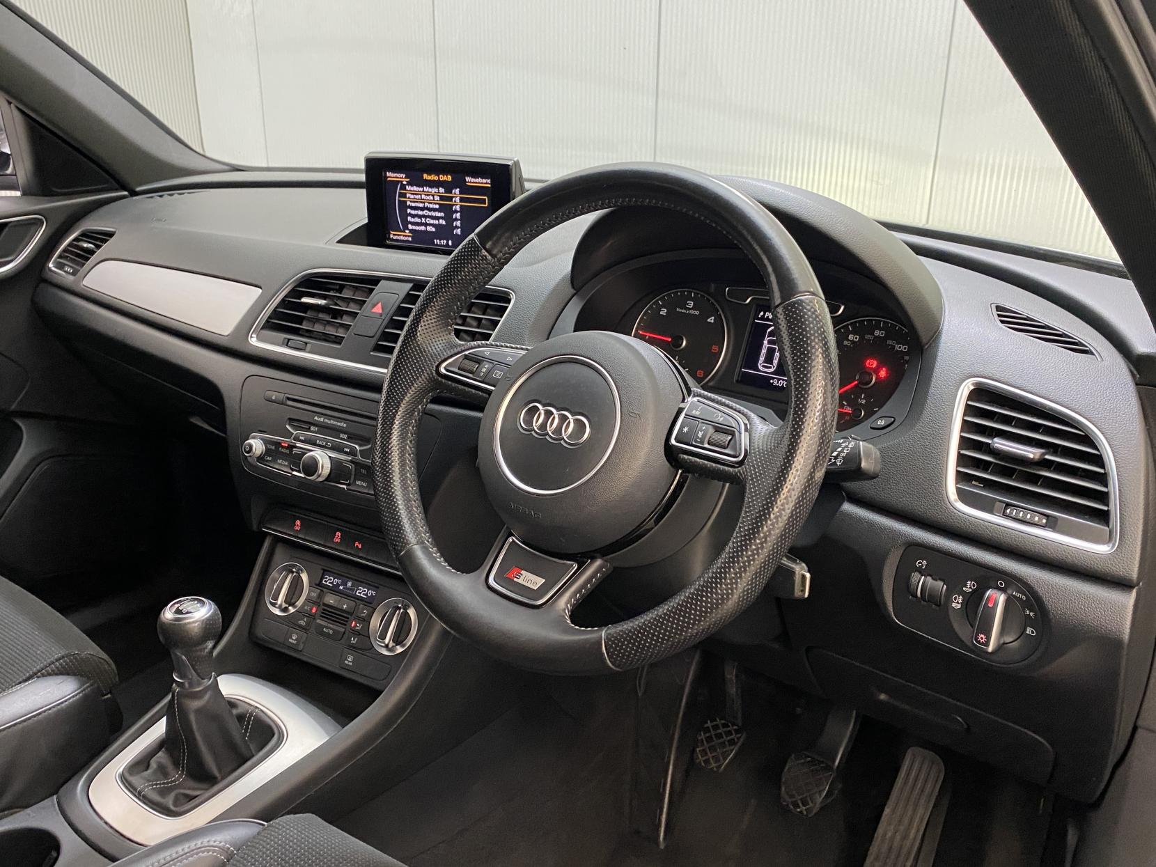 Audi Q3 2.0 TDI S line SUV 5dr Diesel Manual Euro 5 (s/s) (140 ps)