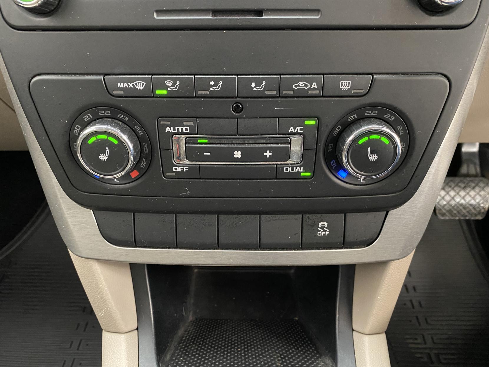 Skoda Yeti 1.2 TSI Elegance SUV 5dr Petrol DSG Euro 5 (105 ps)