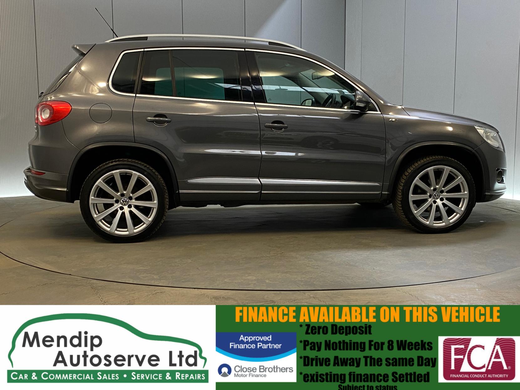 Volkswagen Tiguan 2.0 TDI R-Line SUV 5dr Diesel DSG 4WD Euro 5 (140 ps)