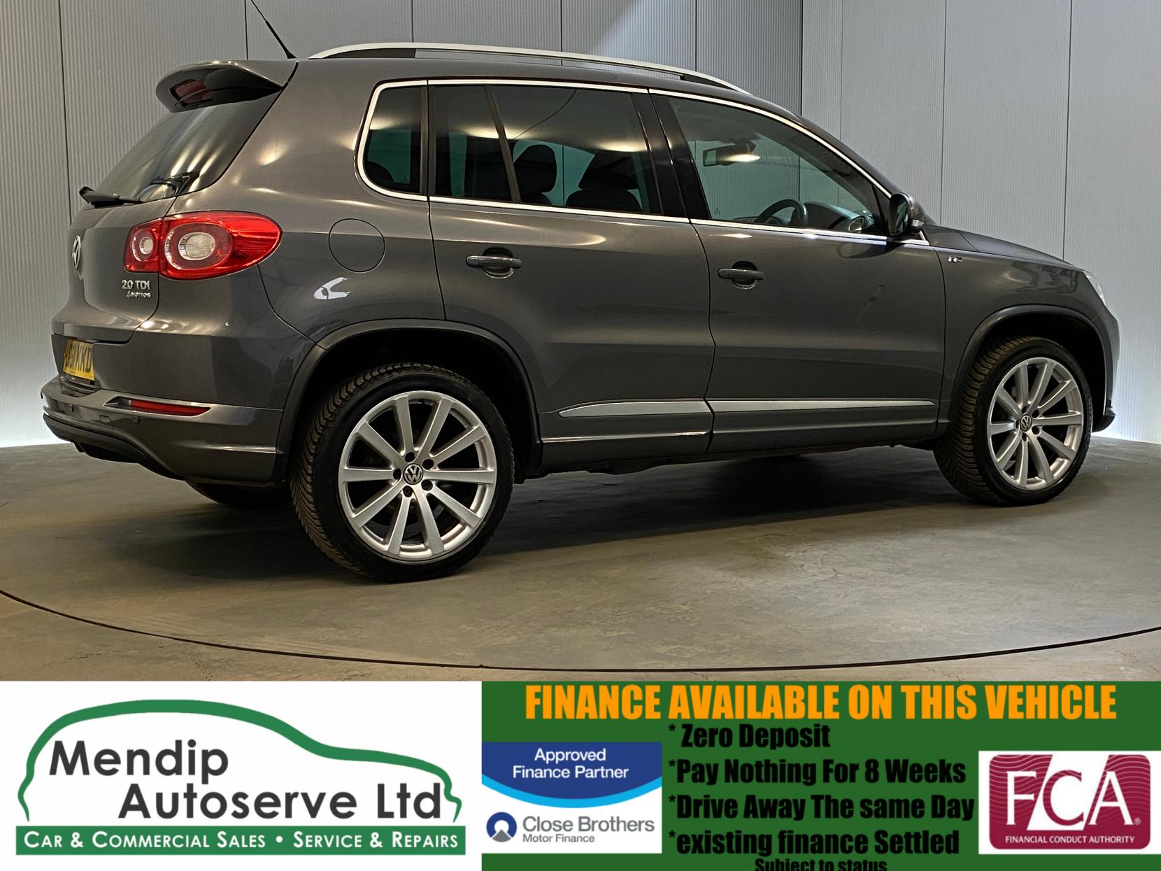 Volkswagen Tiguan 2.0 TDI R-Line SUV 5dr Diesel DSG 4WD Euro 5 (140 ps)