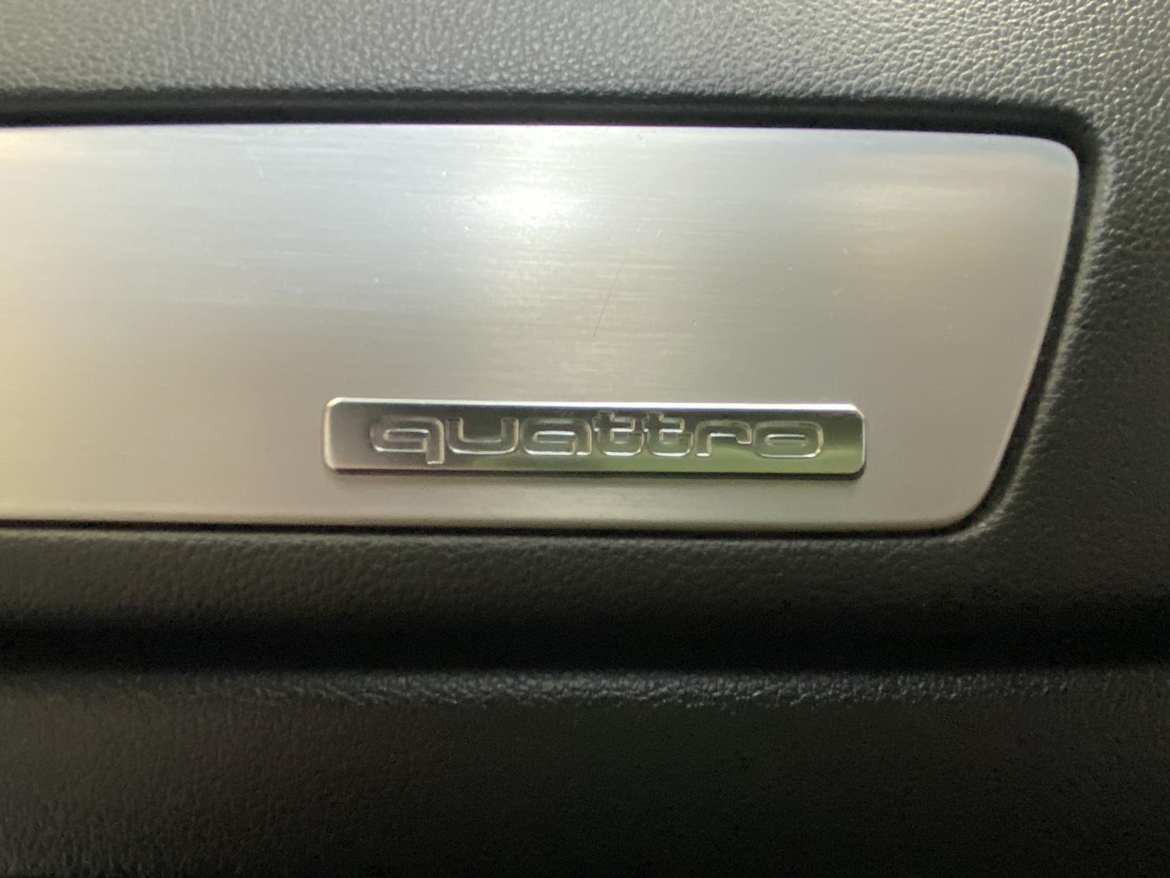 Audi Q3 2.0 TDI S line SUV 5dr Diesel S Tronic quattro Euro 5 (s/s) (177 ps)