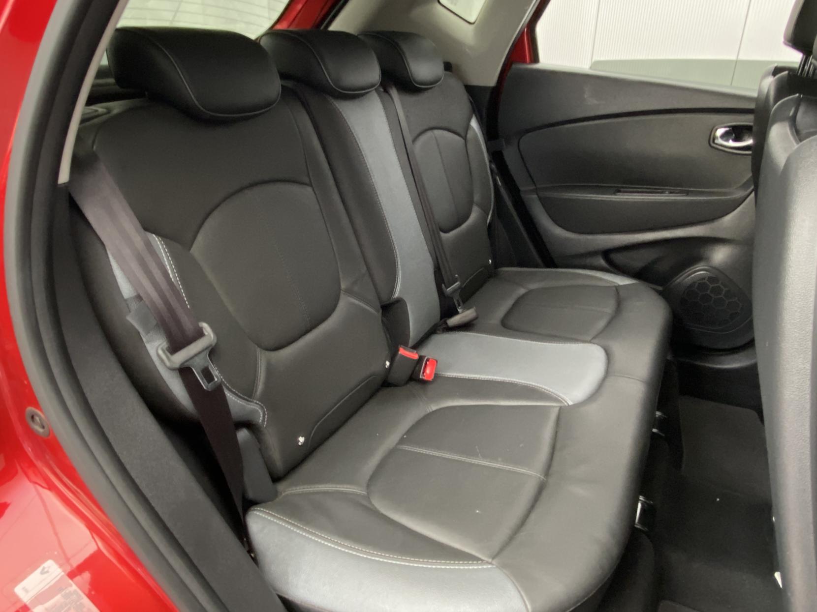 Renault Captur 1.5 dCi ENERGY Signature Nav SUV 5dr Diesel Manual Euro 6 (s/s) (110 ps)