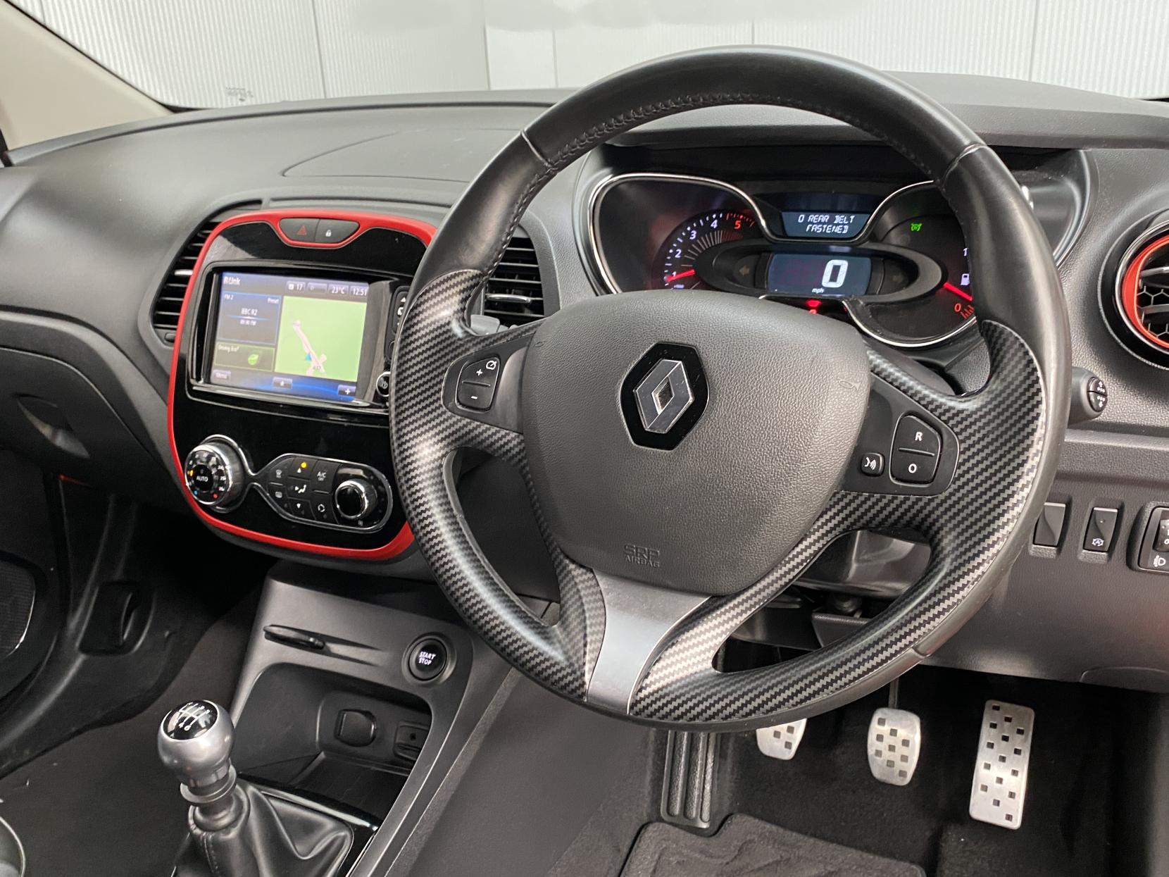 Renault Captur 1.5 dCi ENERGY Signature Nav SUV 5dr Diesel Manual Euro 6 (s/s) (110 ps)