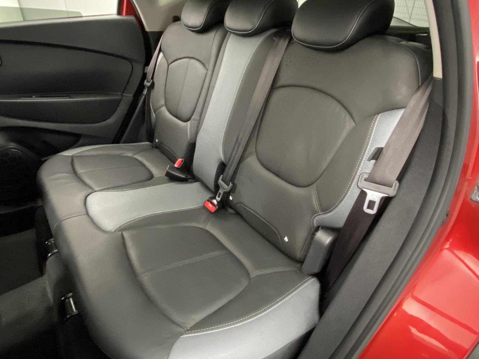 Renault Captur 1.5 dCi ENERGY Signature Nav SUV 5dr Diesel Manual Euro 6 (s/s) (110 ps)