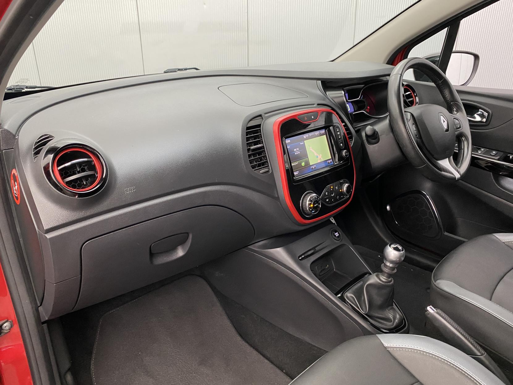 Renault Captur 1.5 dCi ENERGY Signature Nav SUV 5dr Diesel Manual Euro 6 (s/s) (110 ps)