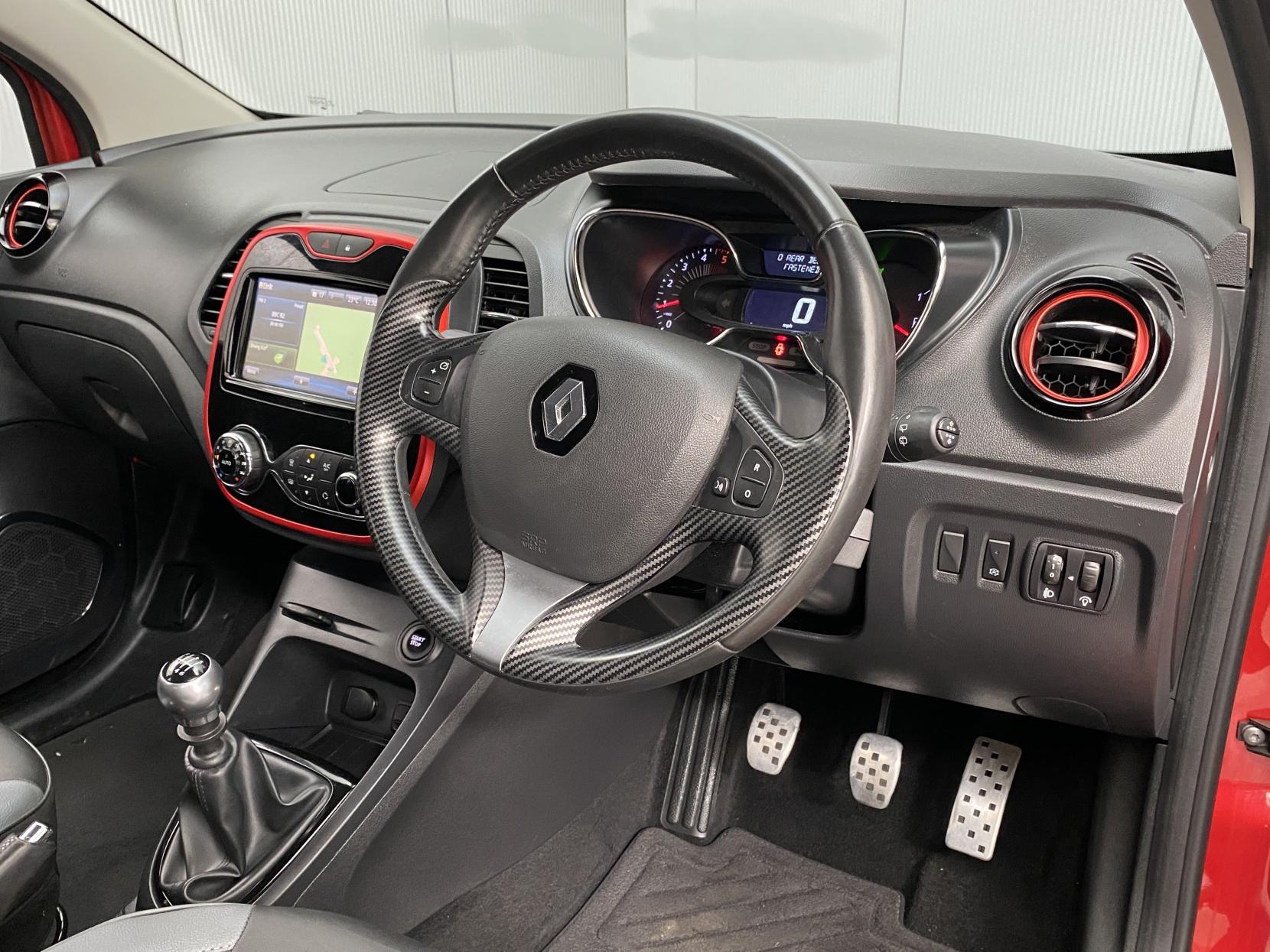 Renault Captur 1.5 dCi ENERGY Signature Nav SUV 5dr Diesel Manual Euro 6 (s/s) (110 ps)