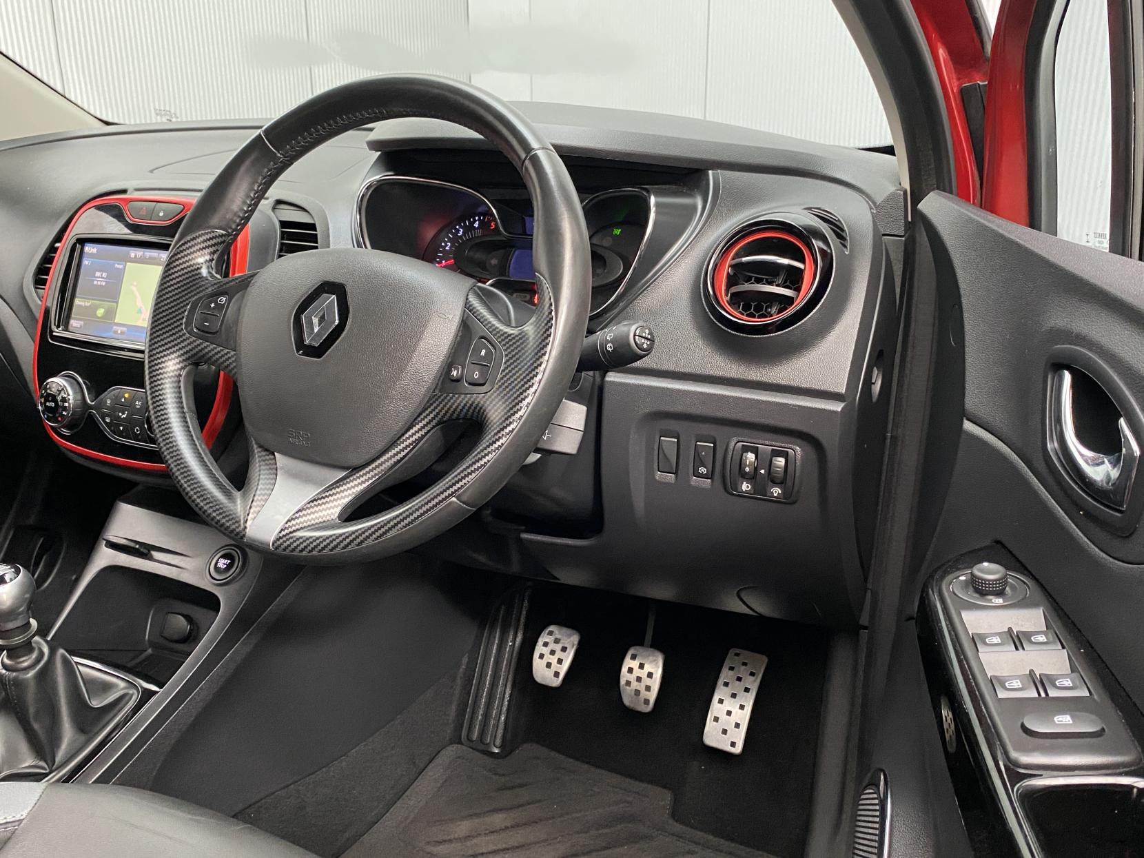 Renault Captur 1.5 dCi ENERGY Signature Nav SUV 5dr Diesel Manual Euro 6 (s/s) (110 ps)