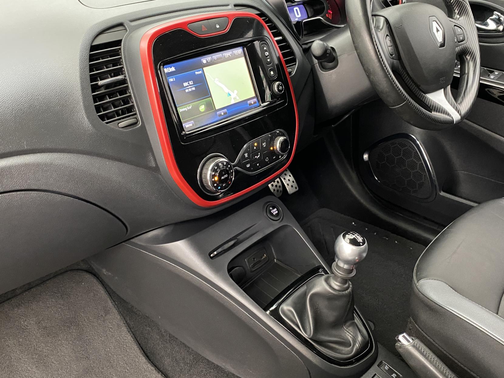 Renault Captur 1.5 dCi ENERGY Signature Nav SUV 5dr Diesel Manual Euro 6 (s/s) (110 ps)