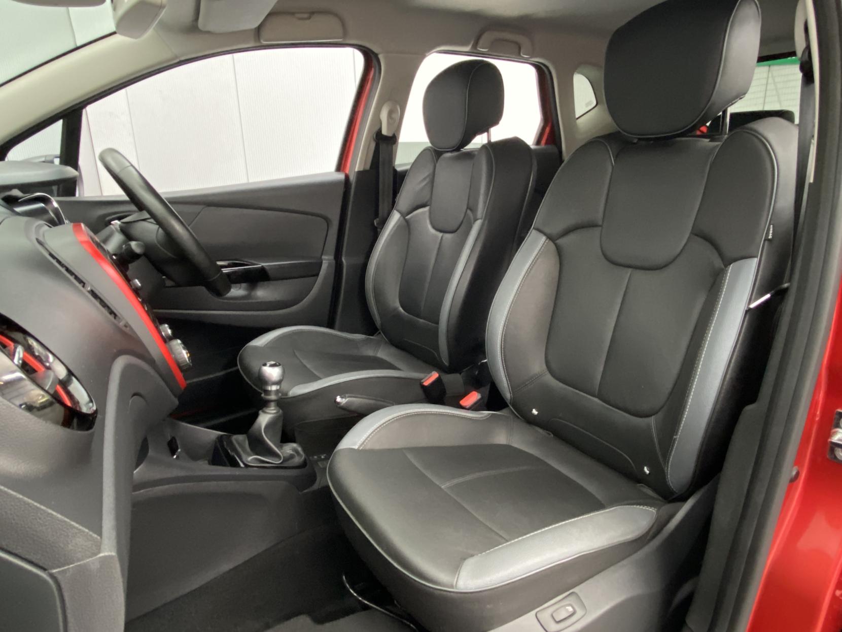 Renault Captur 1.5 dCi ENERGY Signature Nav SUV 5dr Diesel Manual Euro 6 (s/s) (110 ps)
