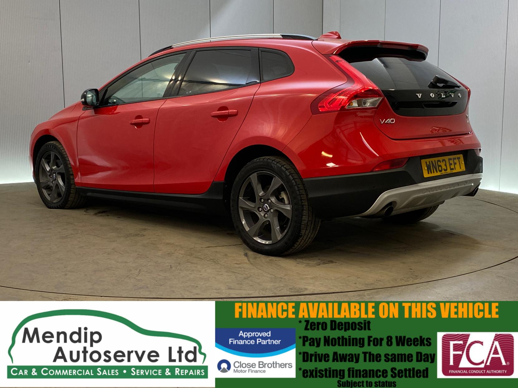 Volvo V40 Cross Country 2.0 T5 Lux Nav Hatchback 5dr Petrol Geartronic AWD Euro 6 (s/s) (245 ps)