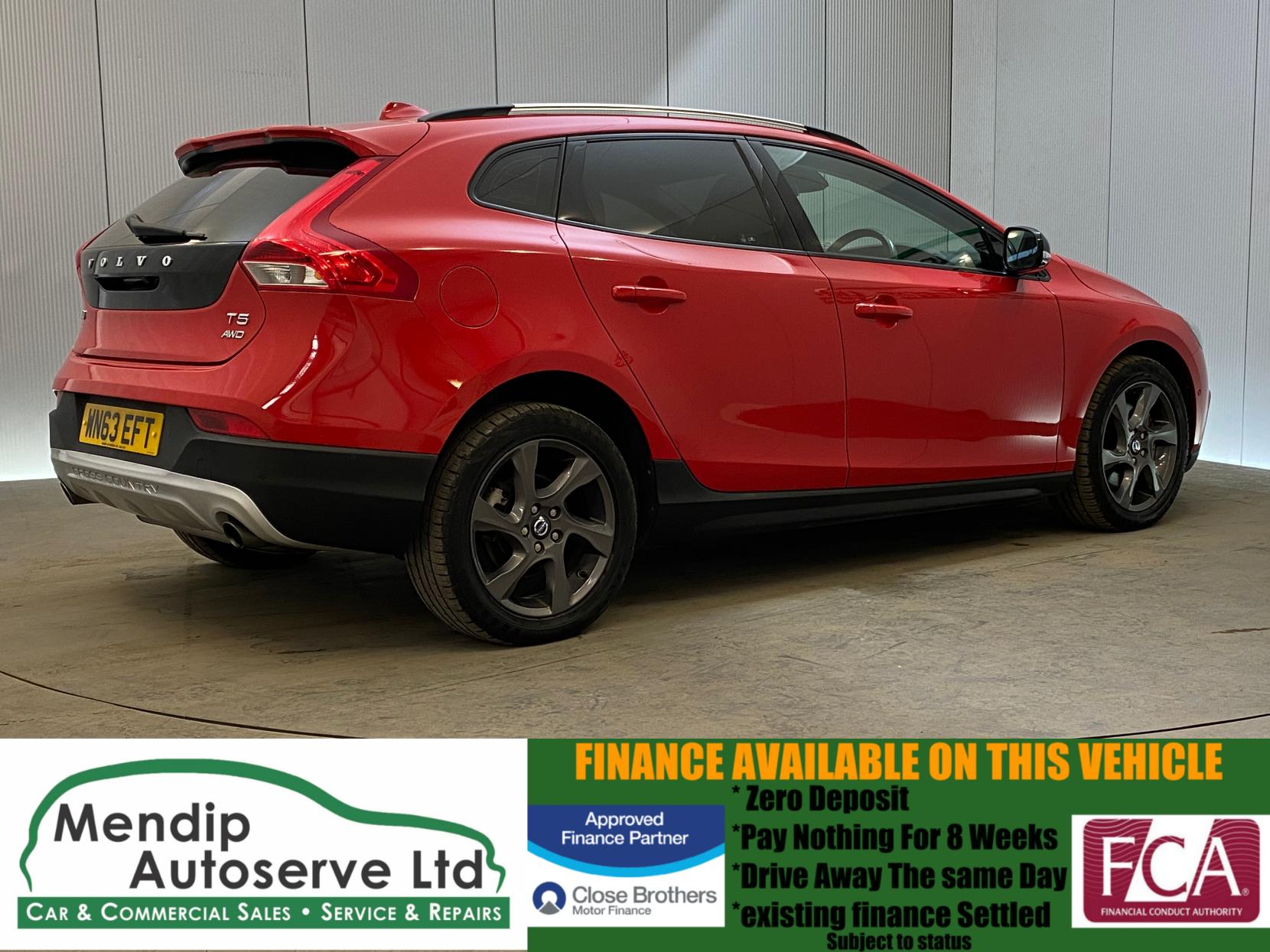 Volvo V40 Cross Country 2.0 T5 Lux Nav Hatchback 5dr Petrol Geartronic AWD Euro 6 (s/s) (245 ps)