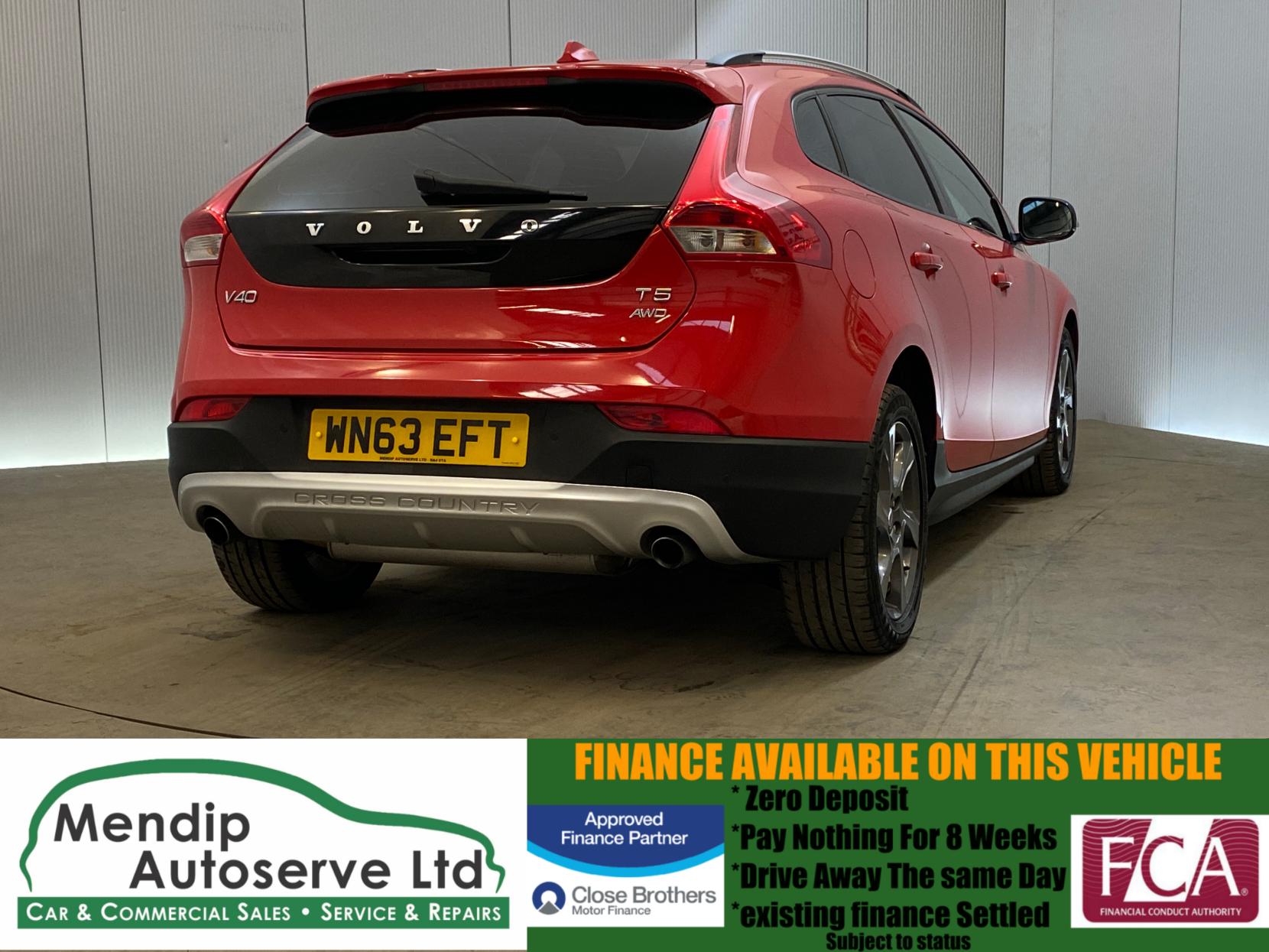 Volvo V40 Cross Country 2.0 T5 Lux Nav Hatchback 5dr Petrol Geartronic AWD Euro 6 (s/s) (245 ps)