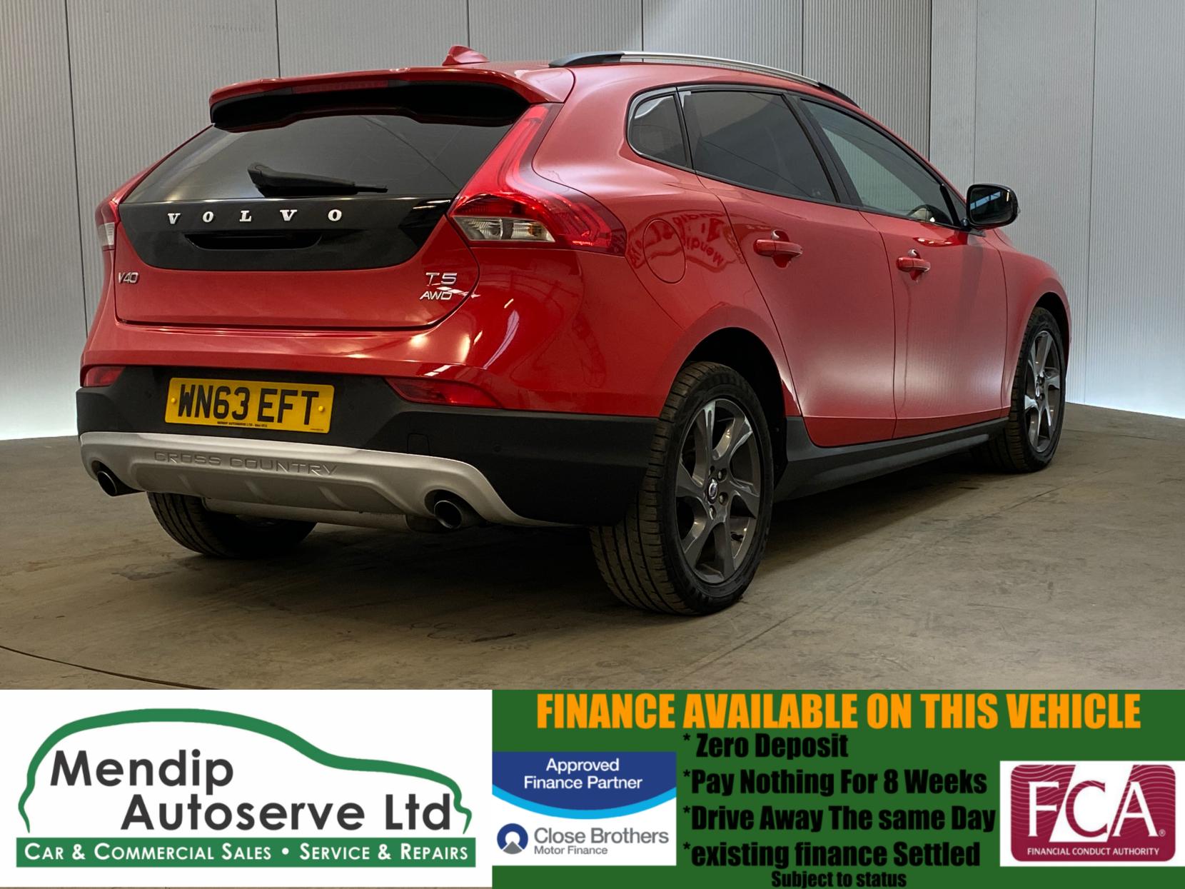 Volvo V40 Cross Country 2.0 T5 Lux Nav Hatchback 5dr Petrol Geartronic AWD Euro 6 (s/s) (245 ps)