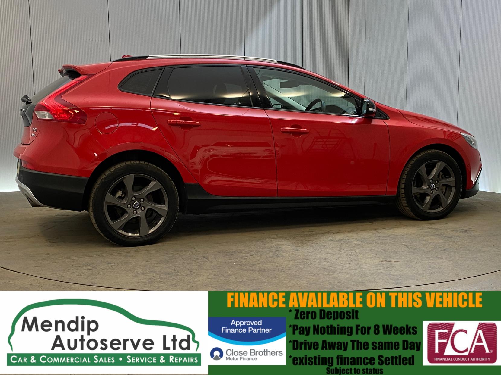 Volvo V40 Cross Country 2.0 T5 Lux Nav Hatchback 5dr Petrol Geartronic AWD Euro 6 (s/s) (245 ps)