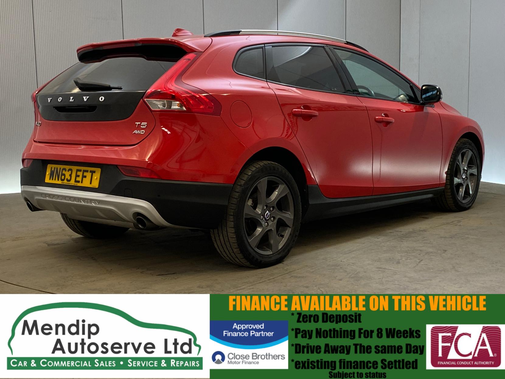 Volvo V40 Cross Country 2.0 T5 Lux Nav Hatchback 5dr Petrol Geartronic AWD Euro 6 (s/s) (245 ps)