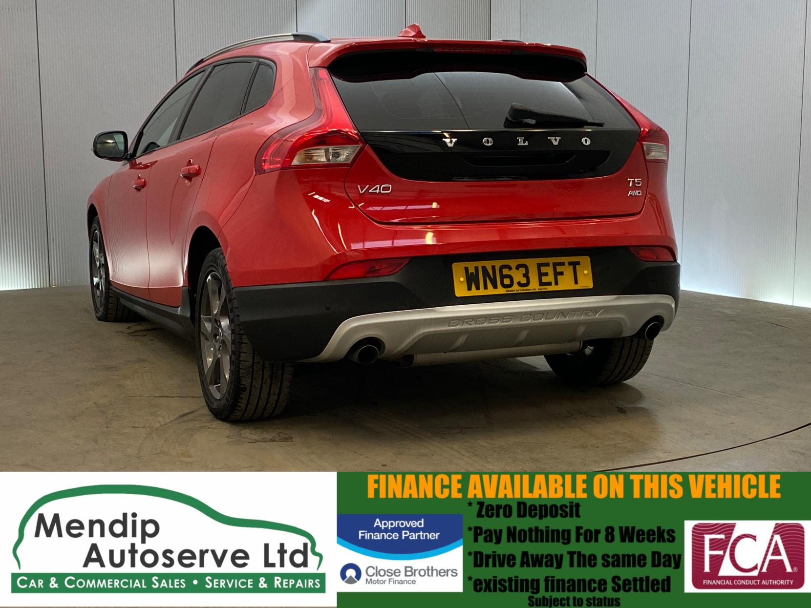 Volvo V40 Cross Country 2.0 T5 Lux Nav Hatchback 5dr Petrol Geartronic AWD Euro 6 (s/s) (245 ps)