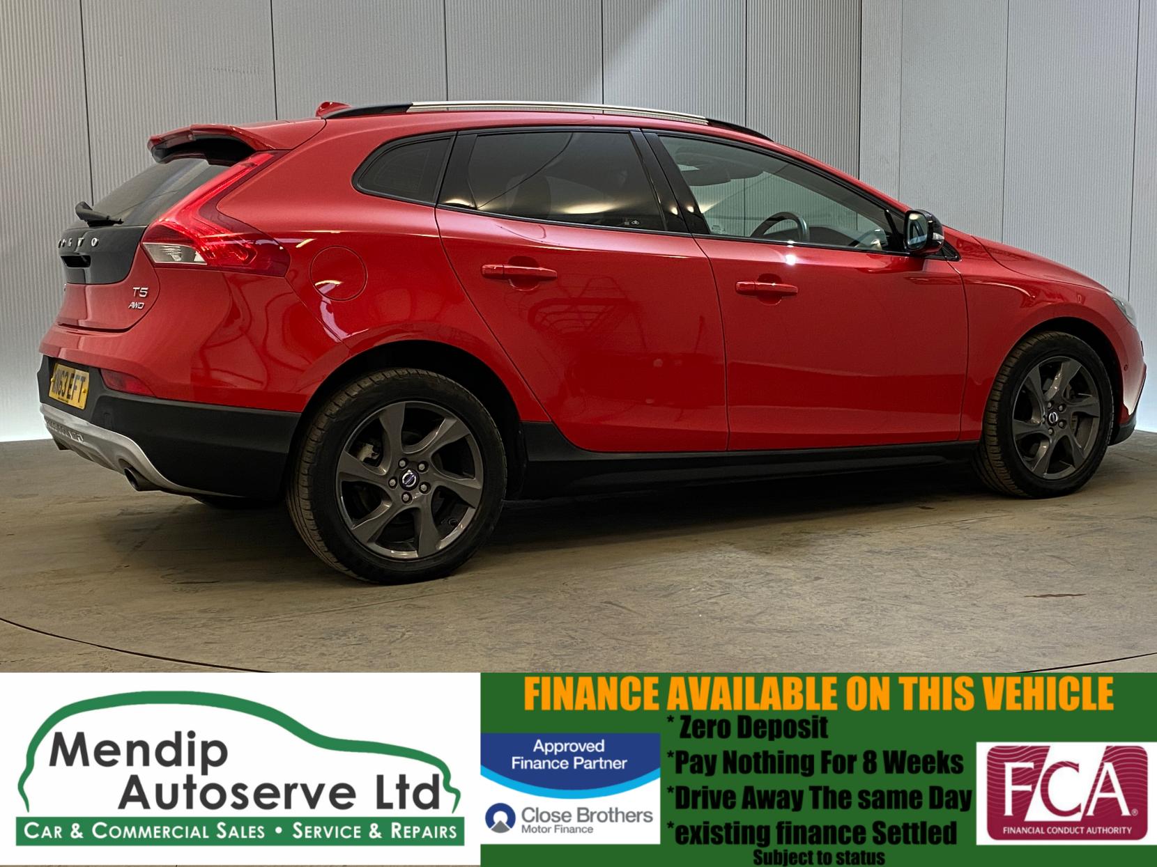 Volvo V40 Cross Country 2.0 T5 Lux Nav Hatchback 5dr Petrol Geartronic AWD Euro 6 (s/s) (245 ps)