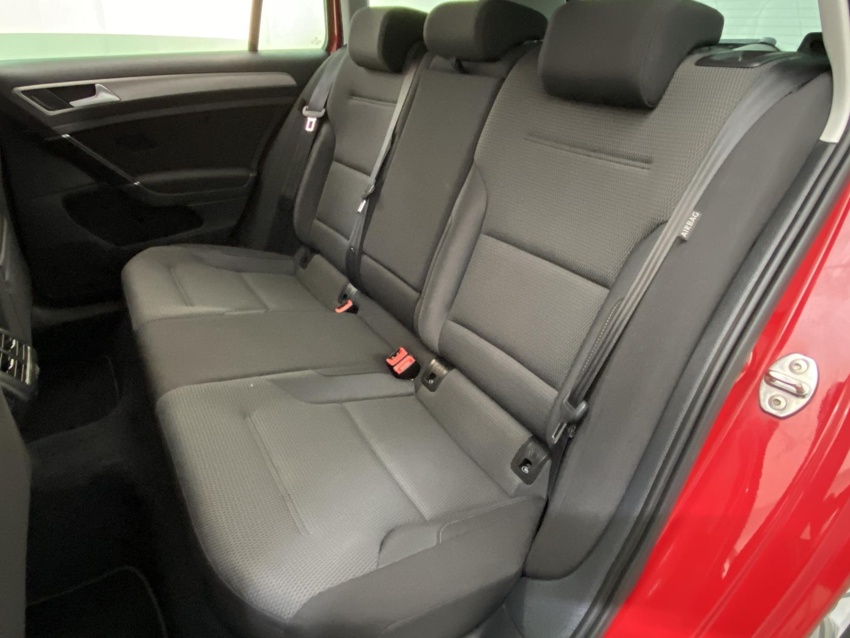 Volkswagen Golf 1.2 TSI BlueMotion Tech S Estate 5dr Petrol DSG Euro 5 (s/s) (105 ps)