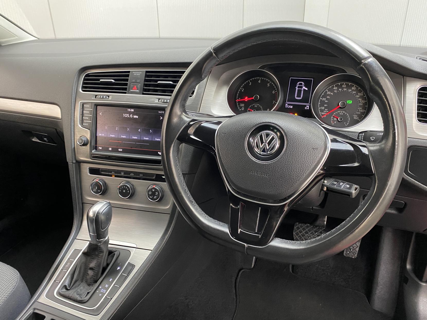 Volkswagen Golf 1.2 TSI BlueMotion Tech S Estate 5dr Petrol DSG Euro 5 (s/s) (105 ps)